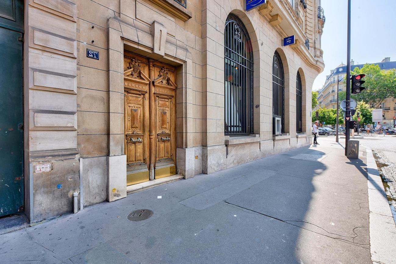 165 - Urban Near Haussmann Boulevard * Paris