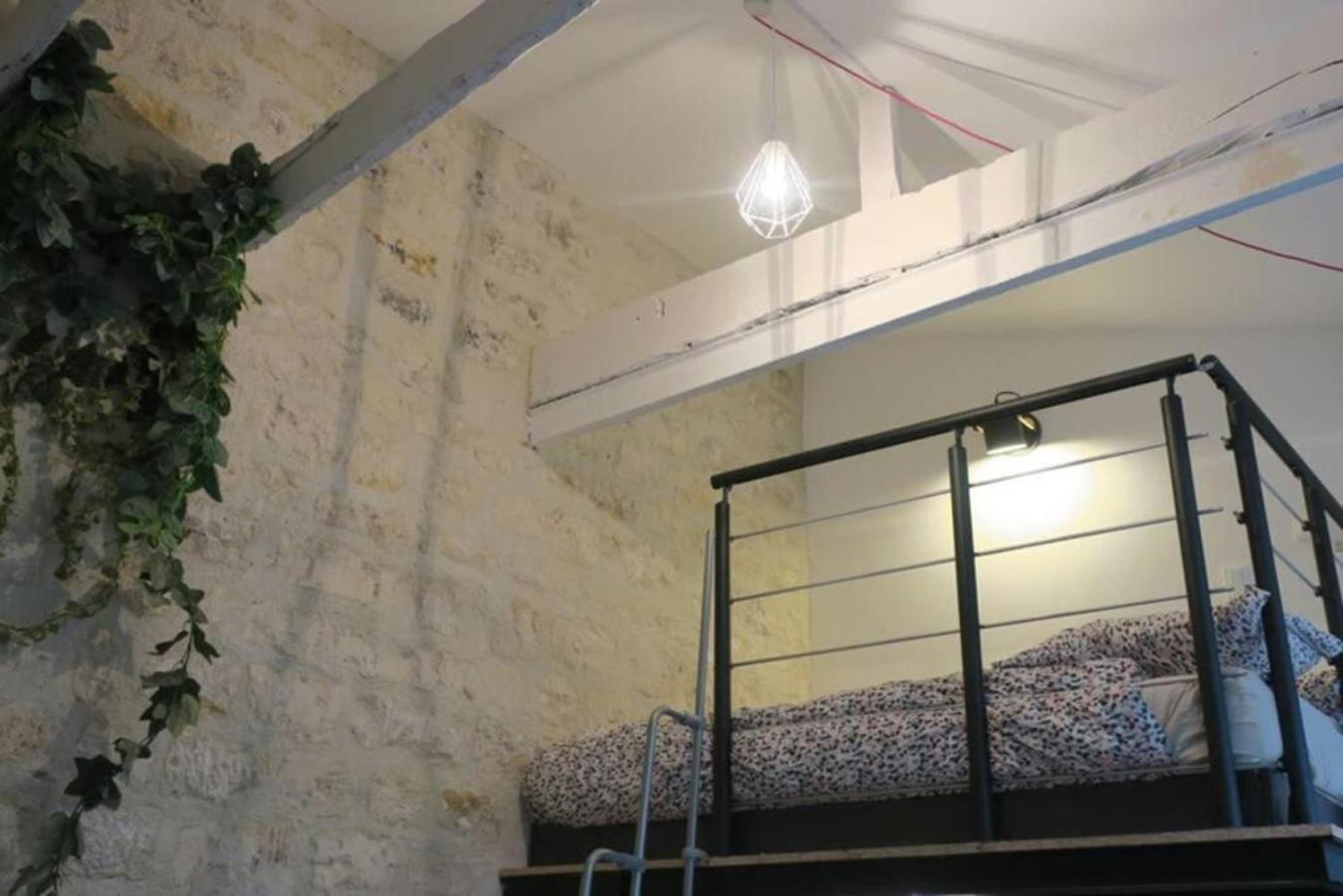 Apartment Marais Menilmontant Paris