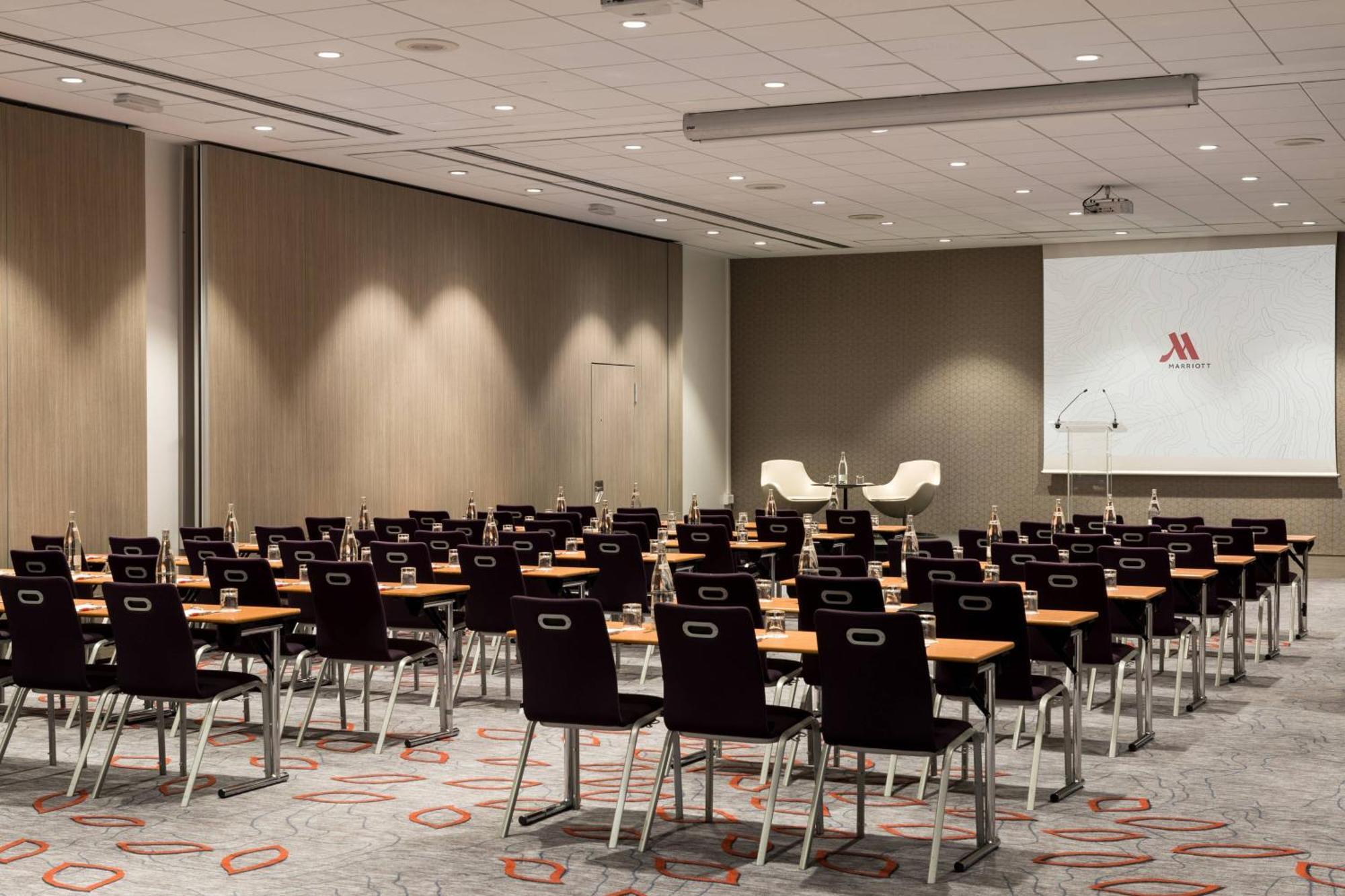 Marriott Rive Gauche & Conference Center Hotel