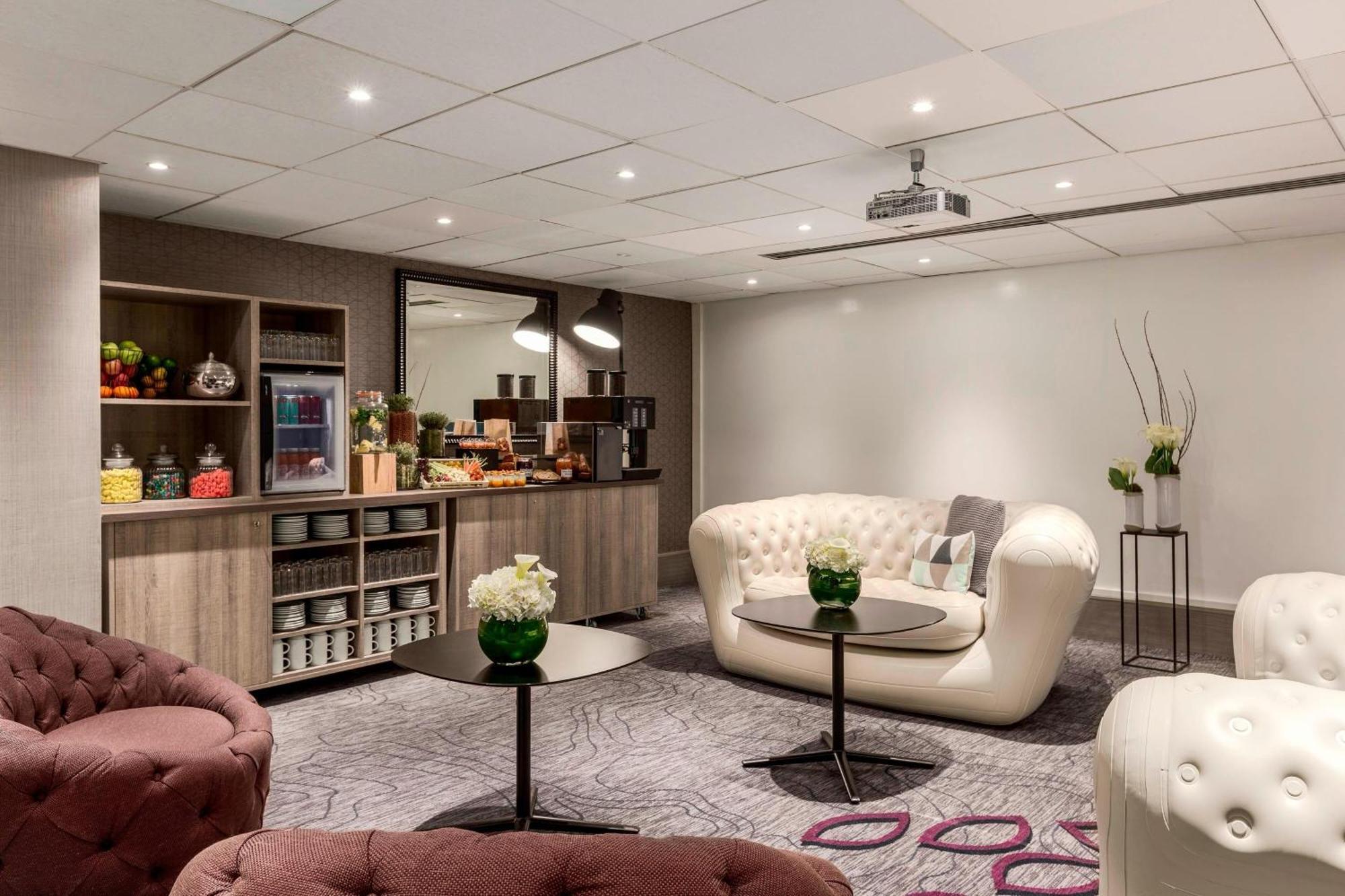 Hotel Marriott Rive Gauche & Conference Center 4*