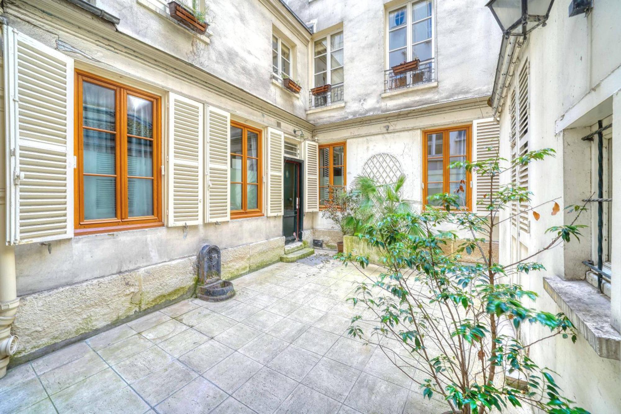 Luxurious Flat In Saint-germain-des-pres *