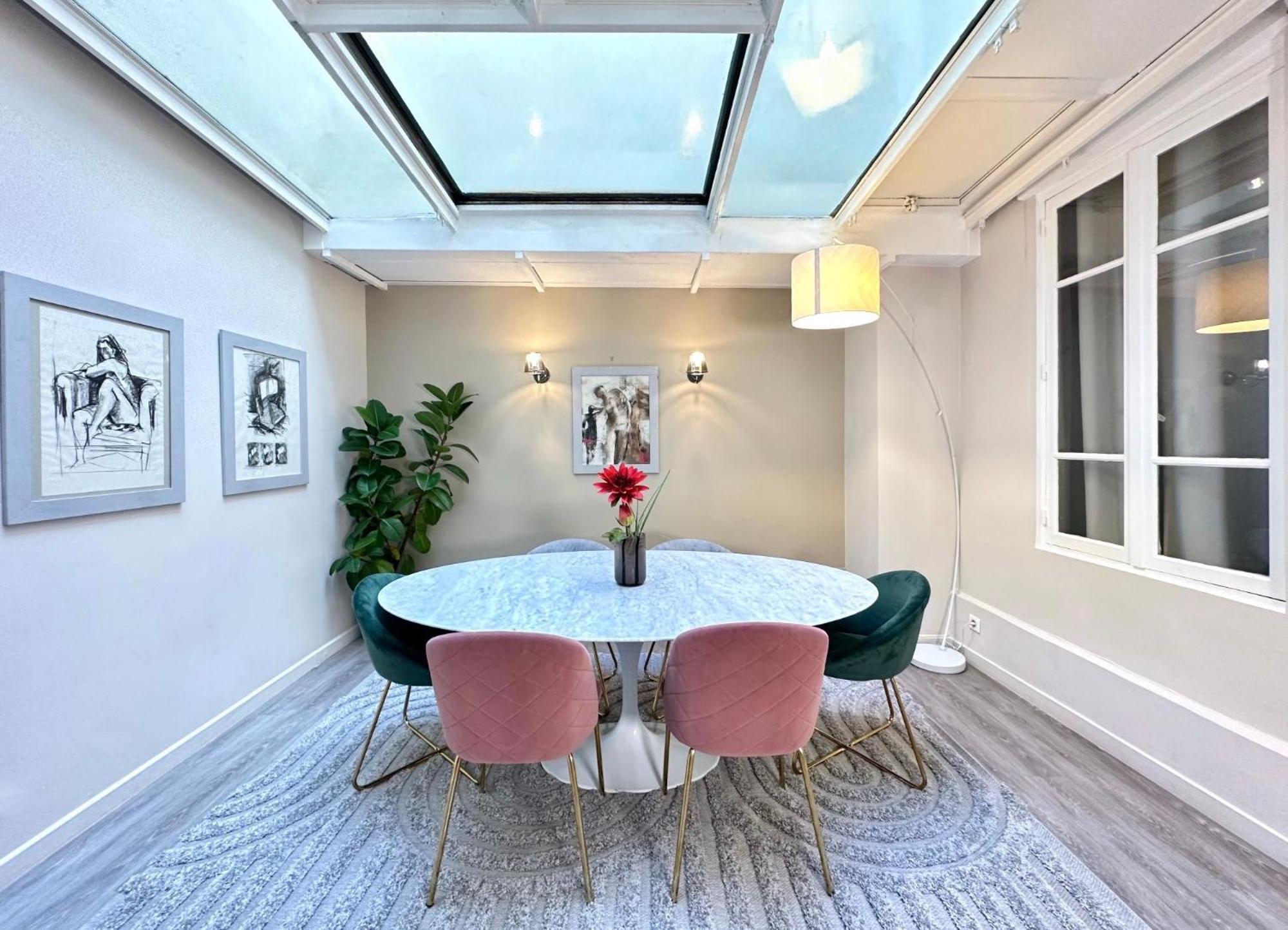 Luxurious Flat In Saint-germain-des-pres *