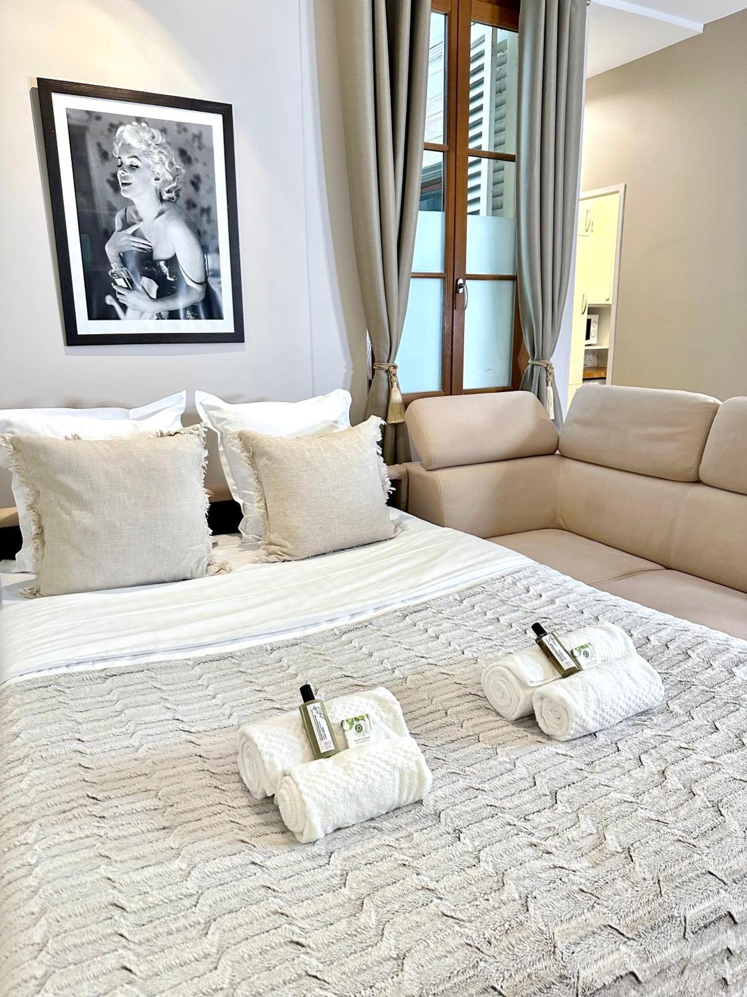 Luxurious Flat In Saint-germain-des-pres