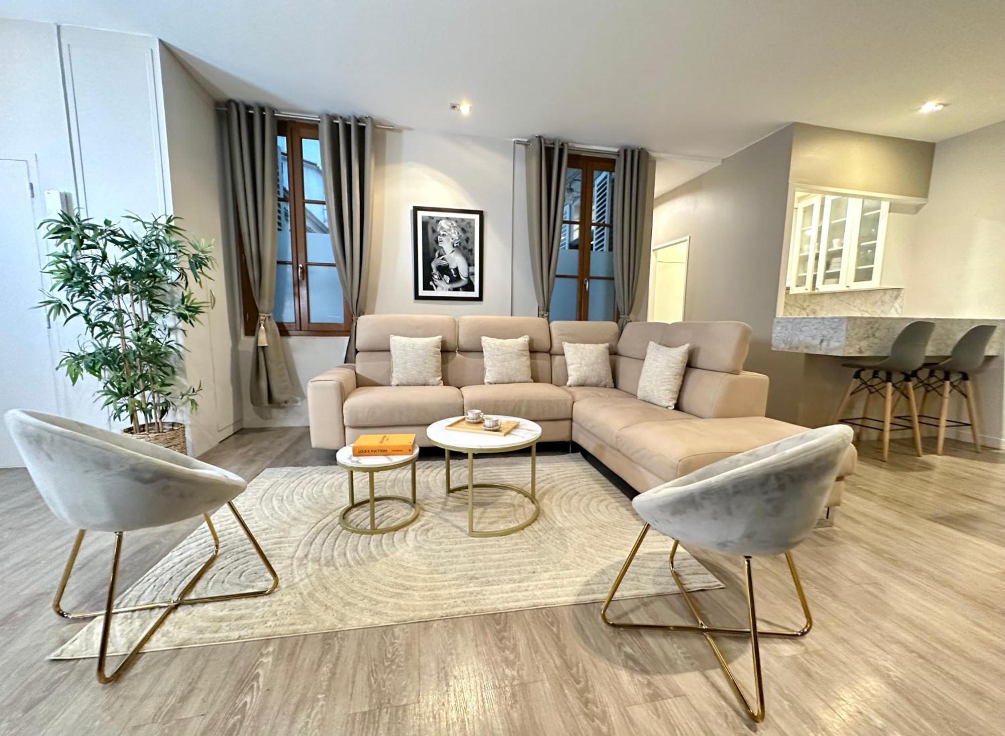 Apartment Luxurious Flat In Saint-germain-des-pres Paris