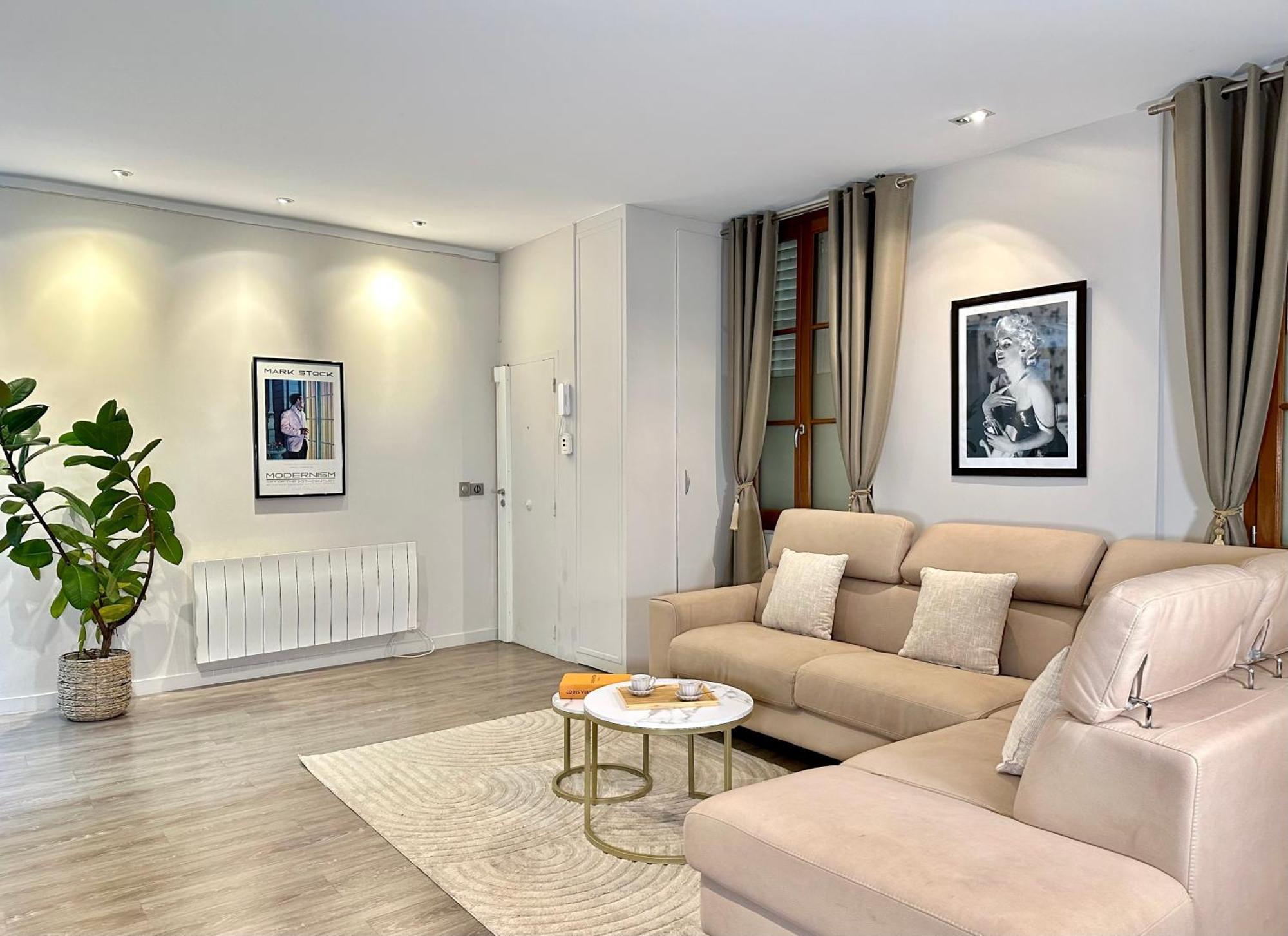 Luxurious Flat In Saint-germain-des-pres