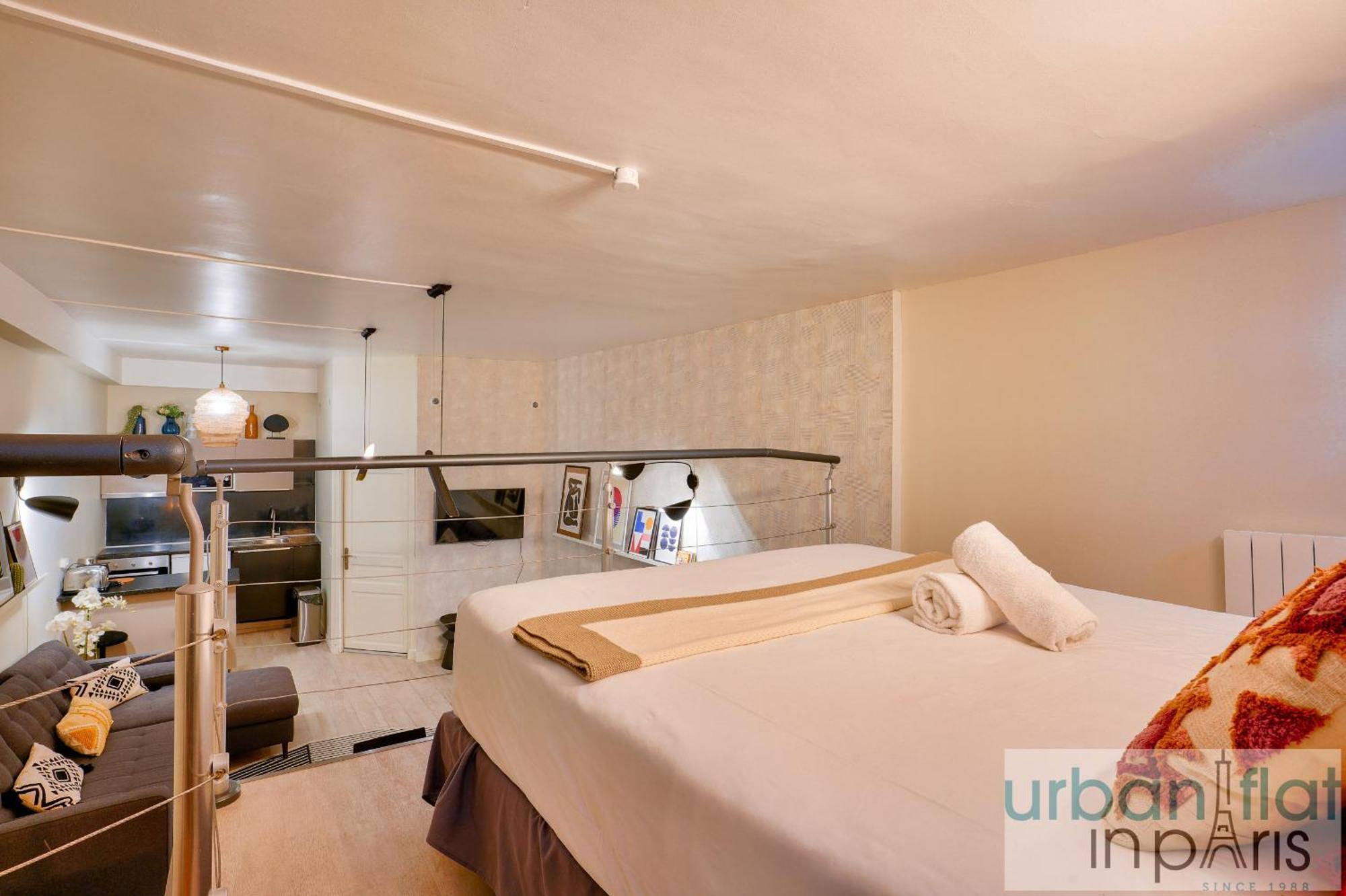 33 - Flat Av Des Champs-elysees *