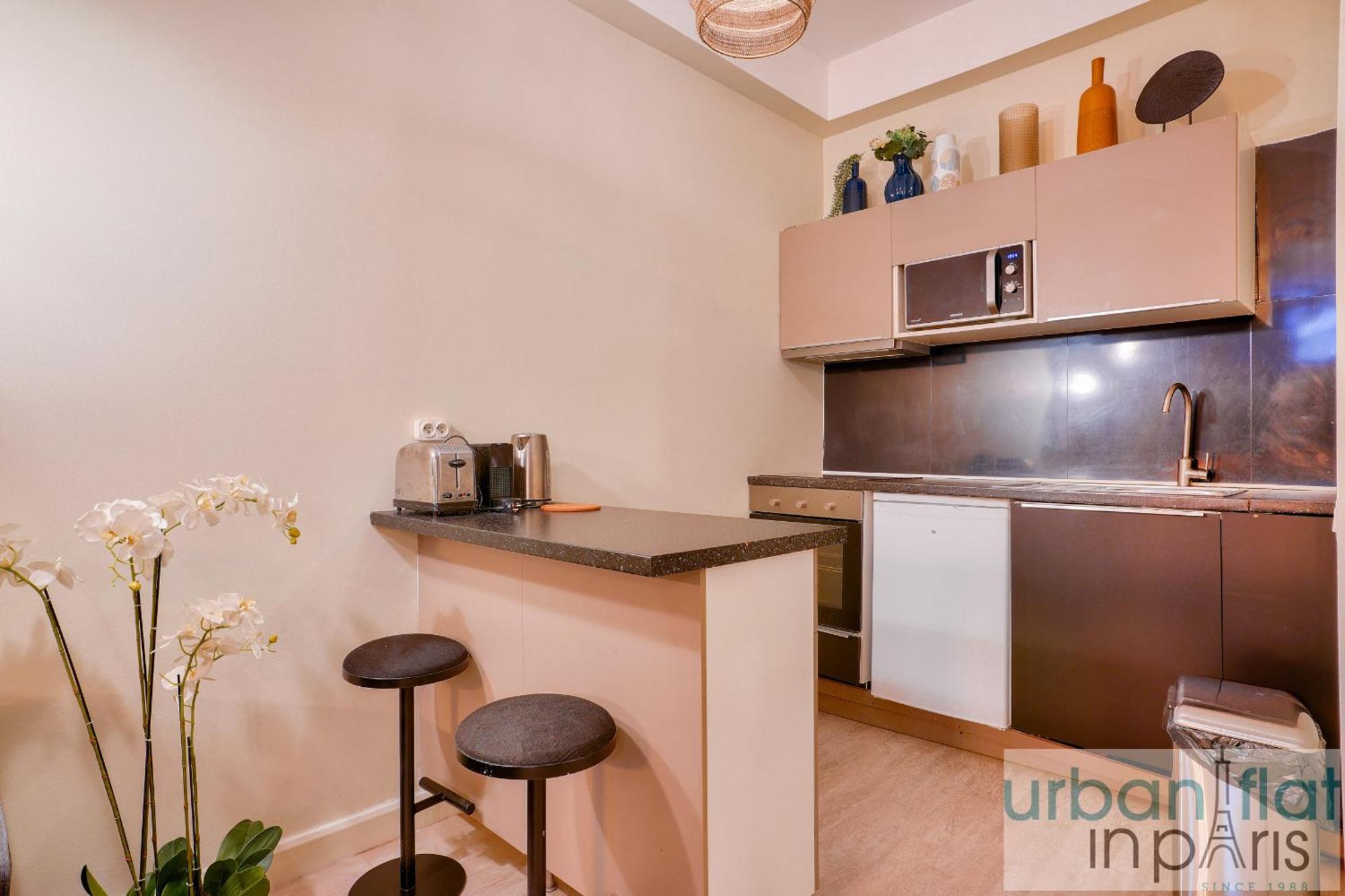 33 - Flat Av Des Champs-elysees *