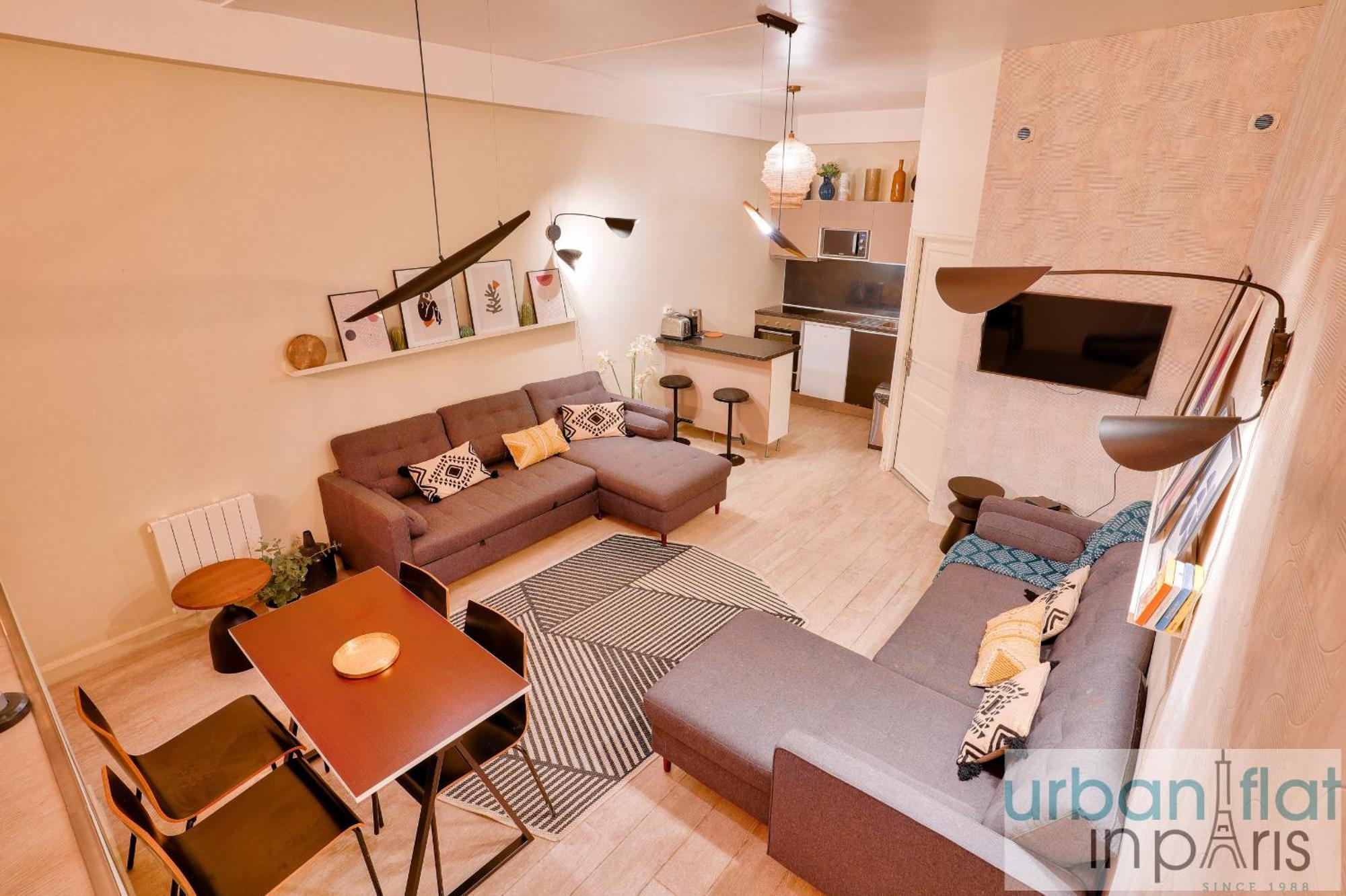 33 - Flat Av Des Champs-elysees * Paris