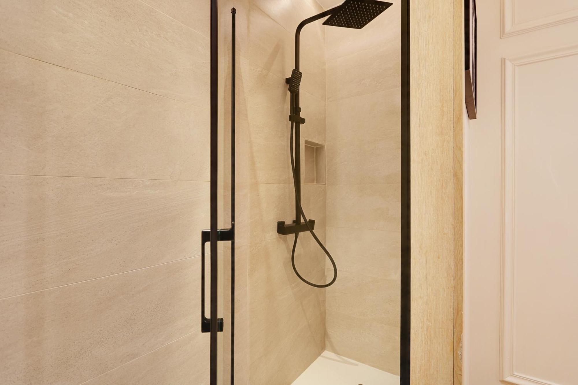 Off Majesti Upper Marais Apartment- Rue Du Faubourg Saint-martin Appartement