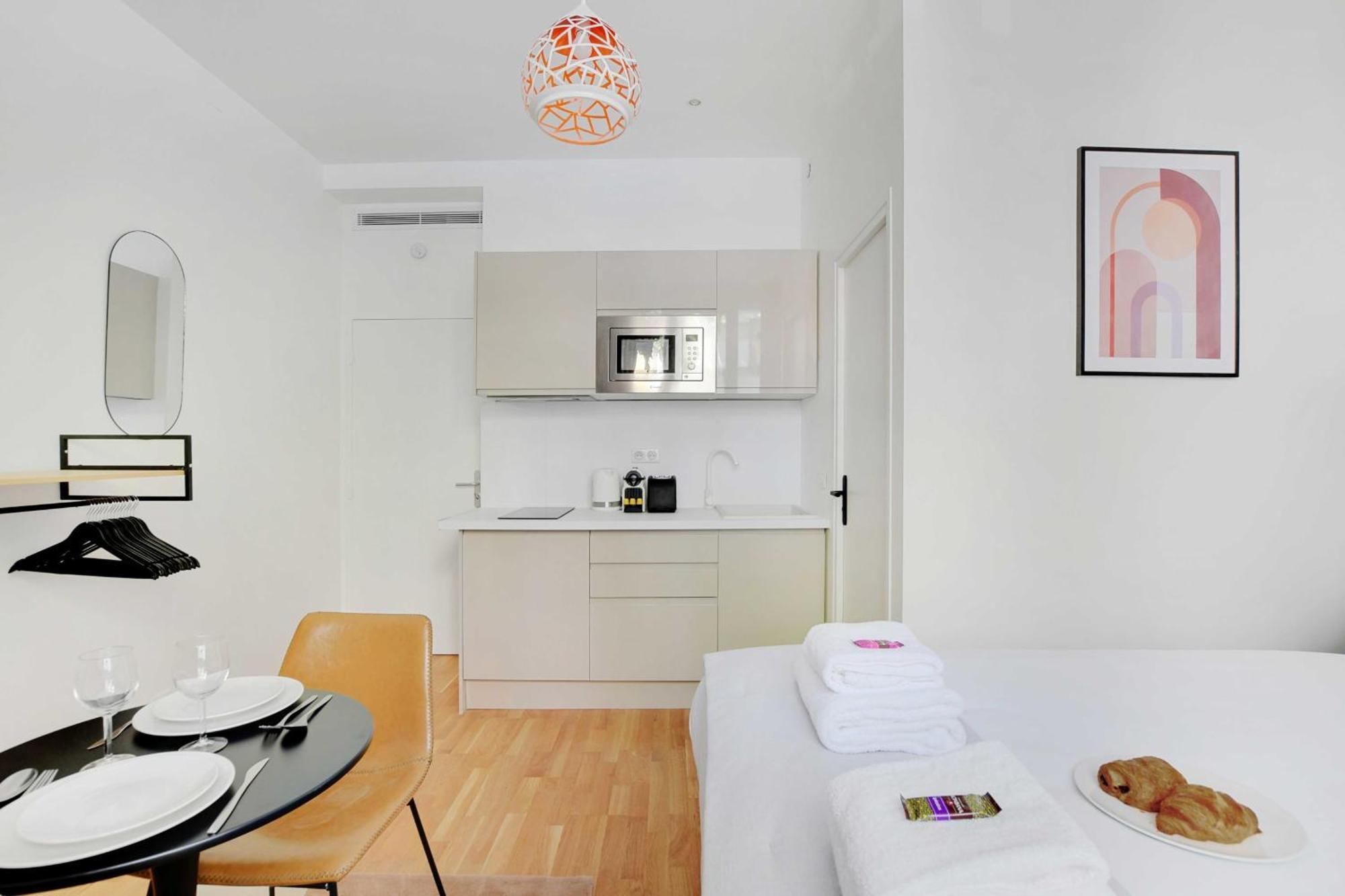Apartment Des Poissonniers Paris