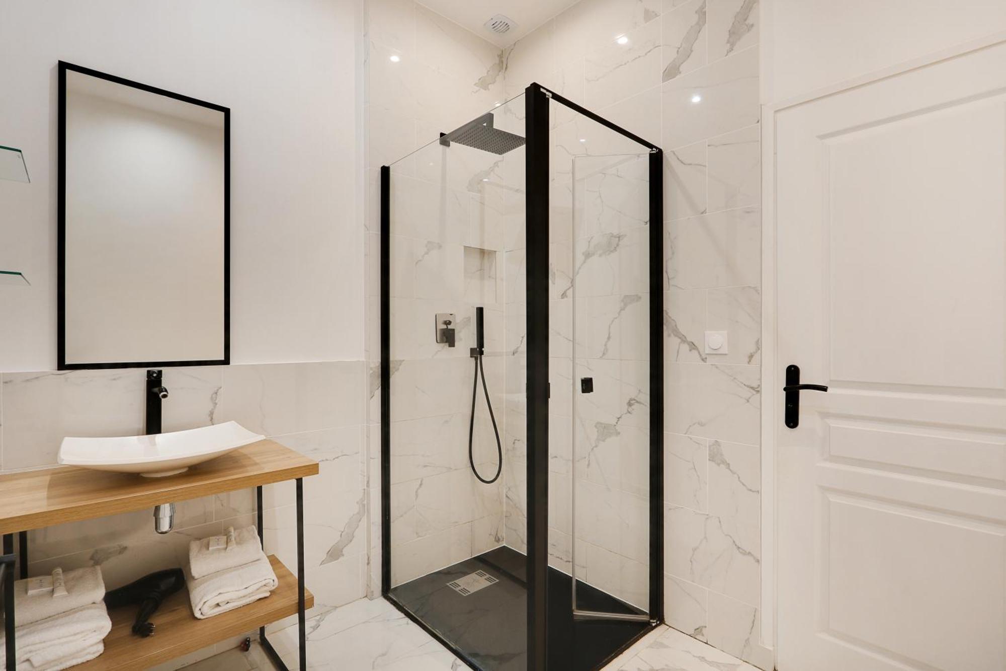 Apartment Off Majesti In Montmartre - Rue Pierre Fontaine