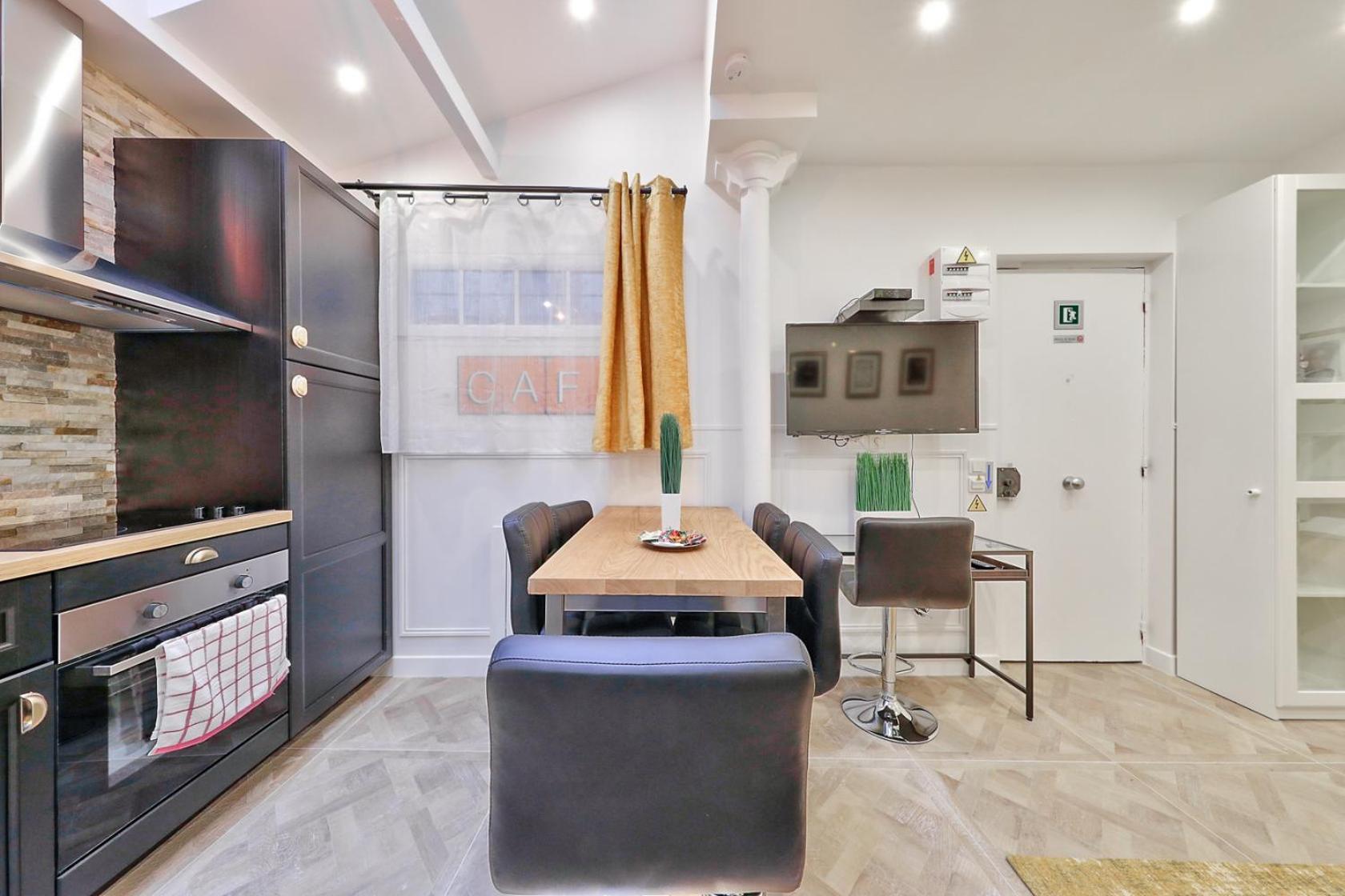 38 Atelier Mona Lisa Apartment *