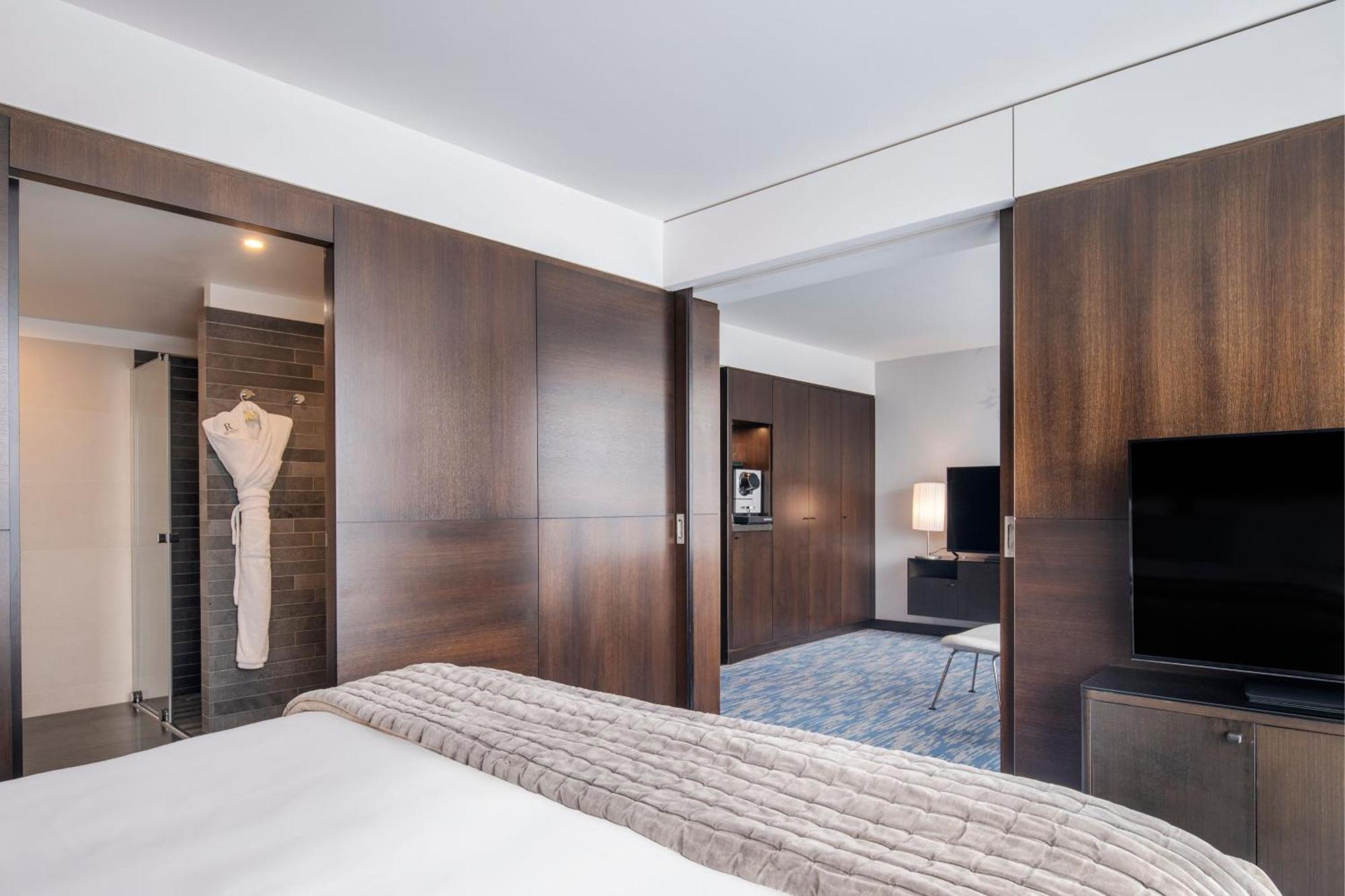 Renaissance Arc De Triomphe 5* Paris