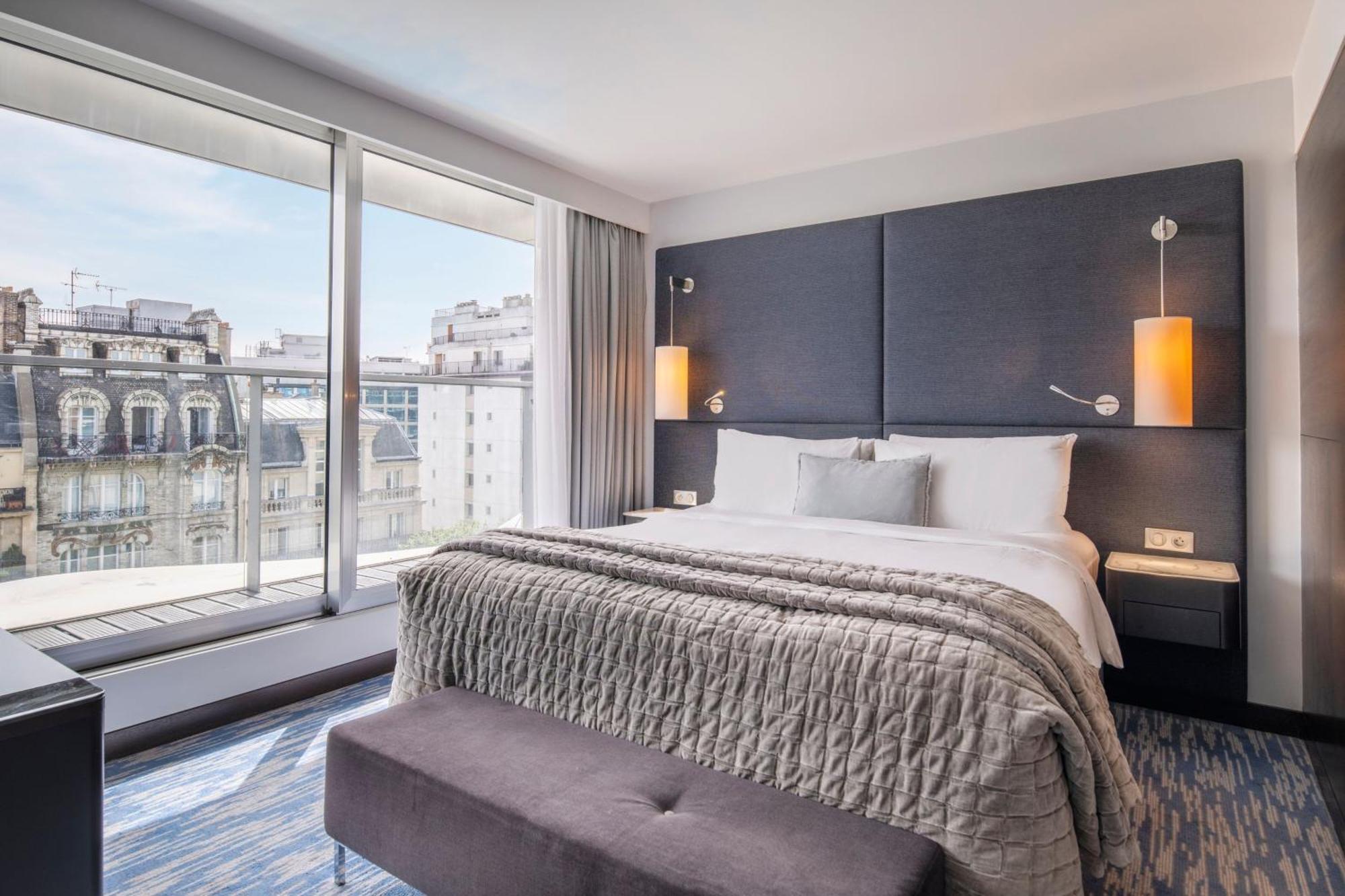 Hotel Renaissance Arc De Triomphe