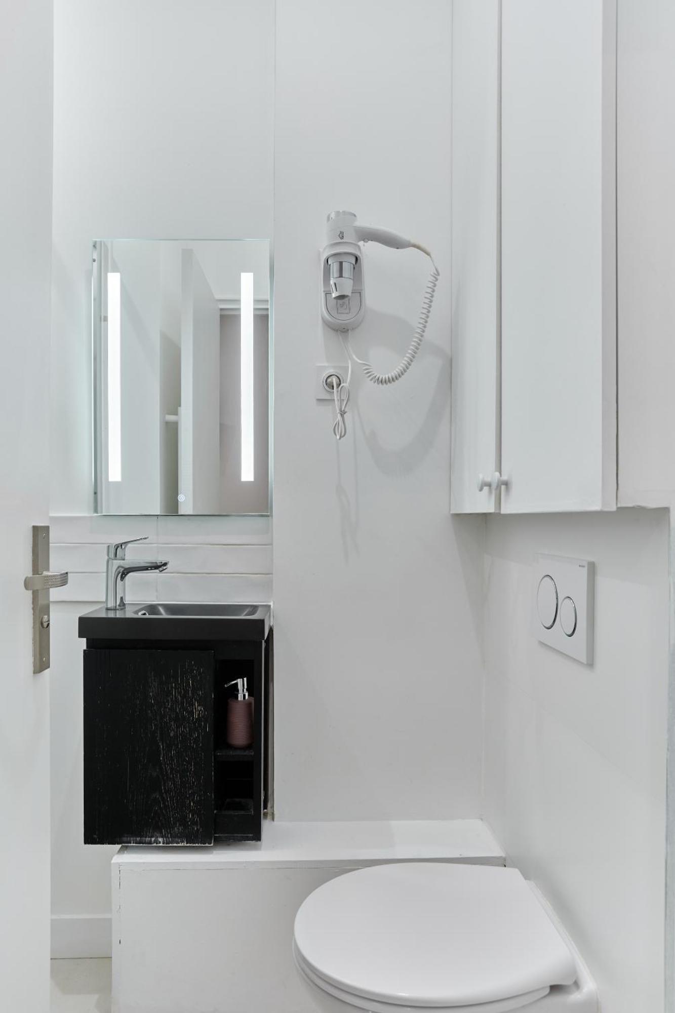 Rent A - Charon Apartment Paris