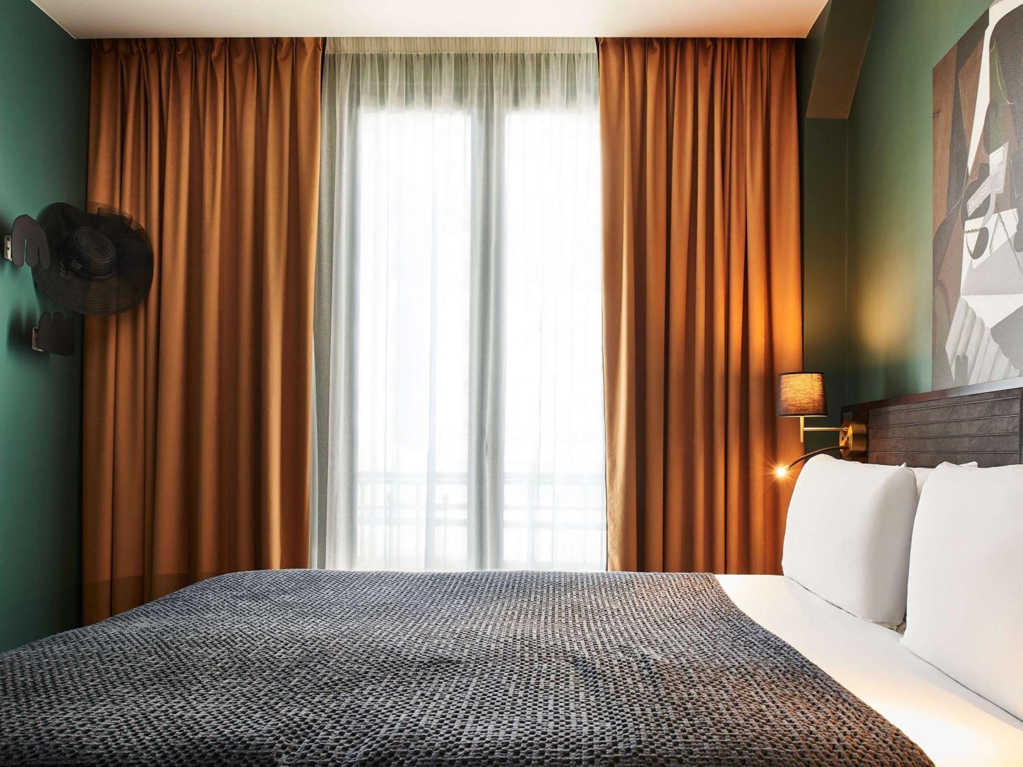 Mercure Tour Eiffel Pont Mirabeau Hotel Paris