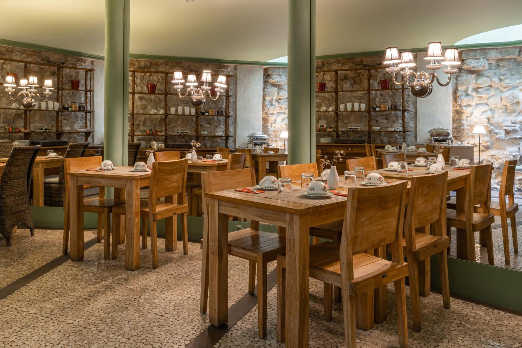 Du De Conti 3* Paris