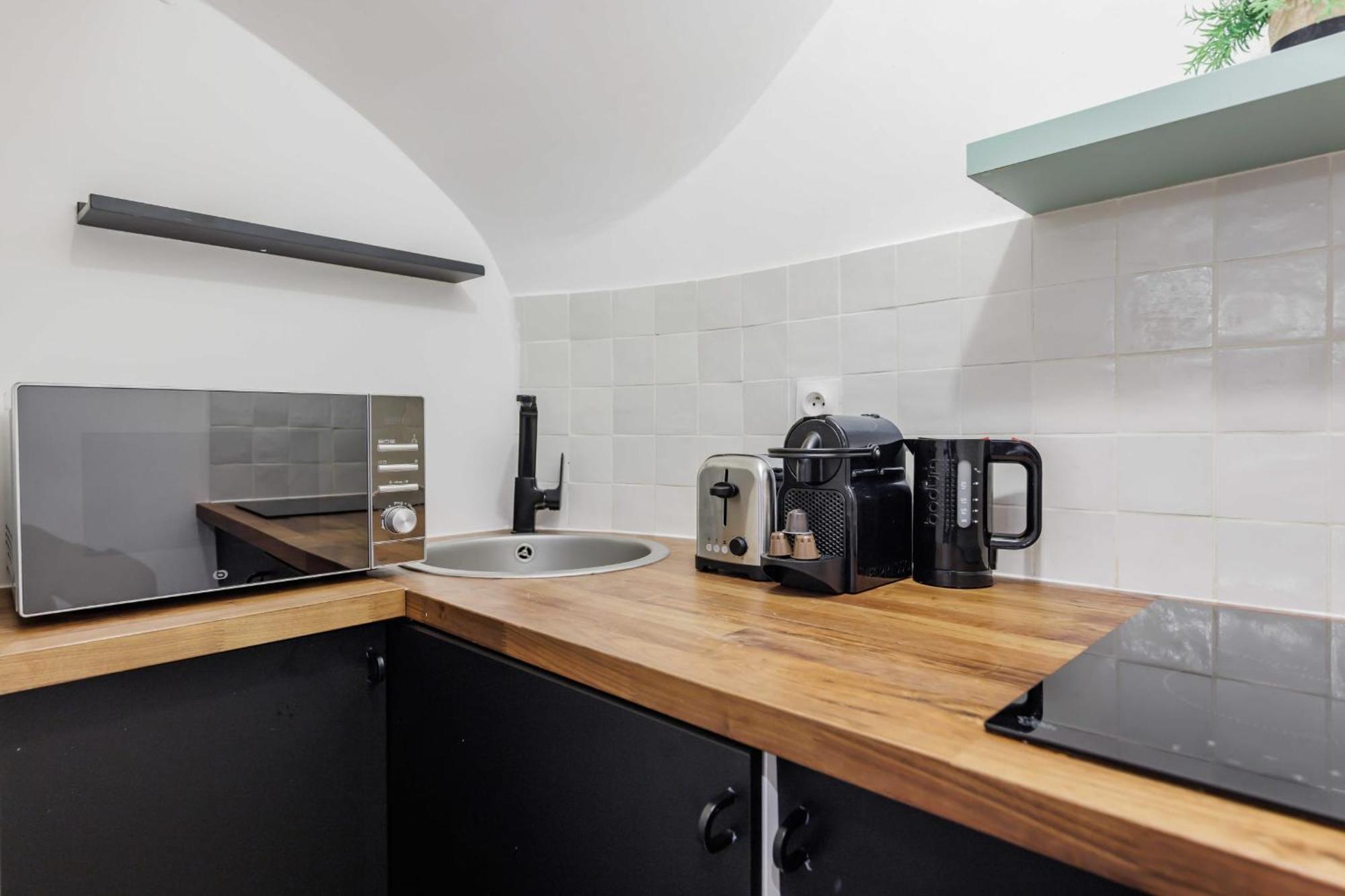 Charming Studio 4p Next To Republique