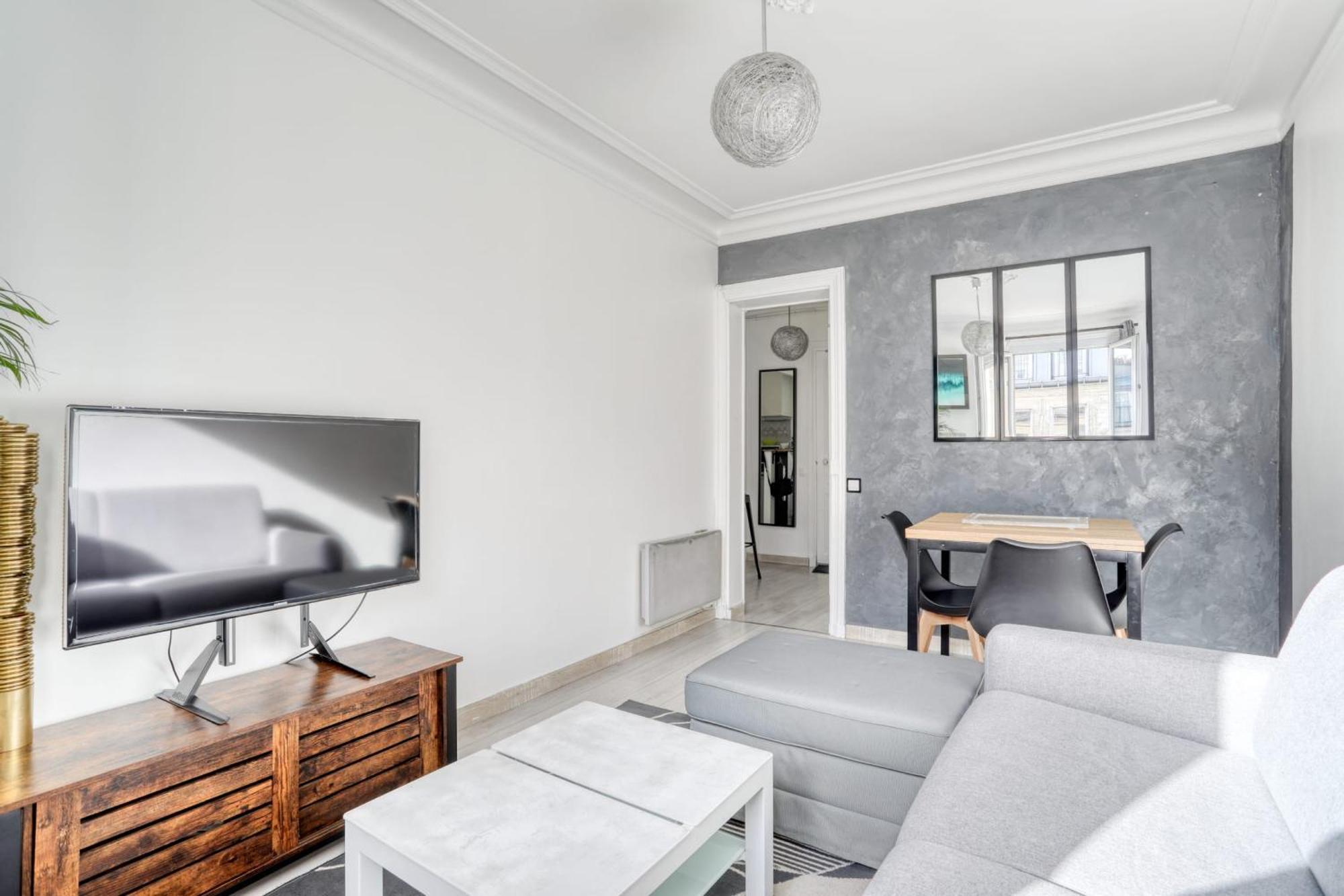 Grand Spacieux Renove Metro Wifi Appartement