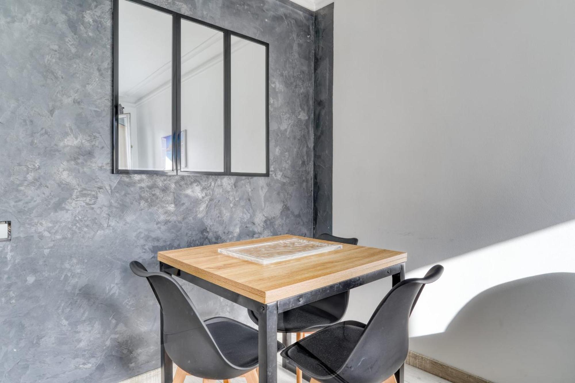 Grand Spacieux Renove Metro Wifi Appartement *