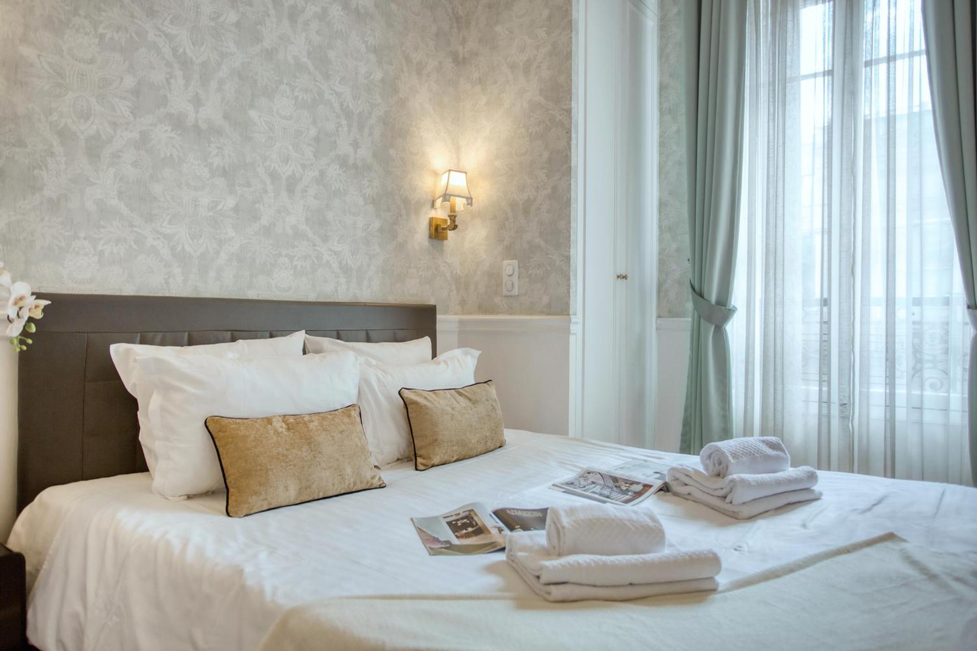 Luxueux 200m2 5ch Champs Elysees A 1min Perle Rare *