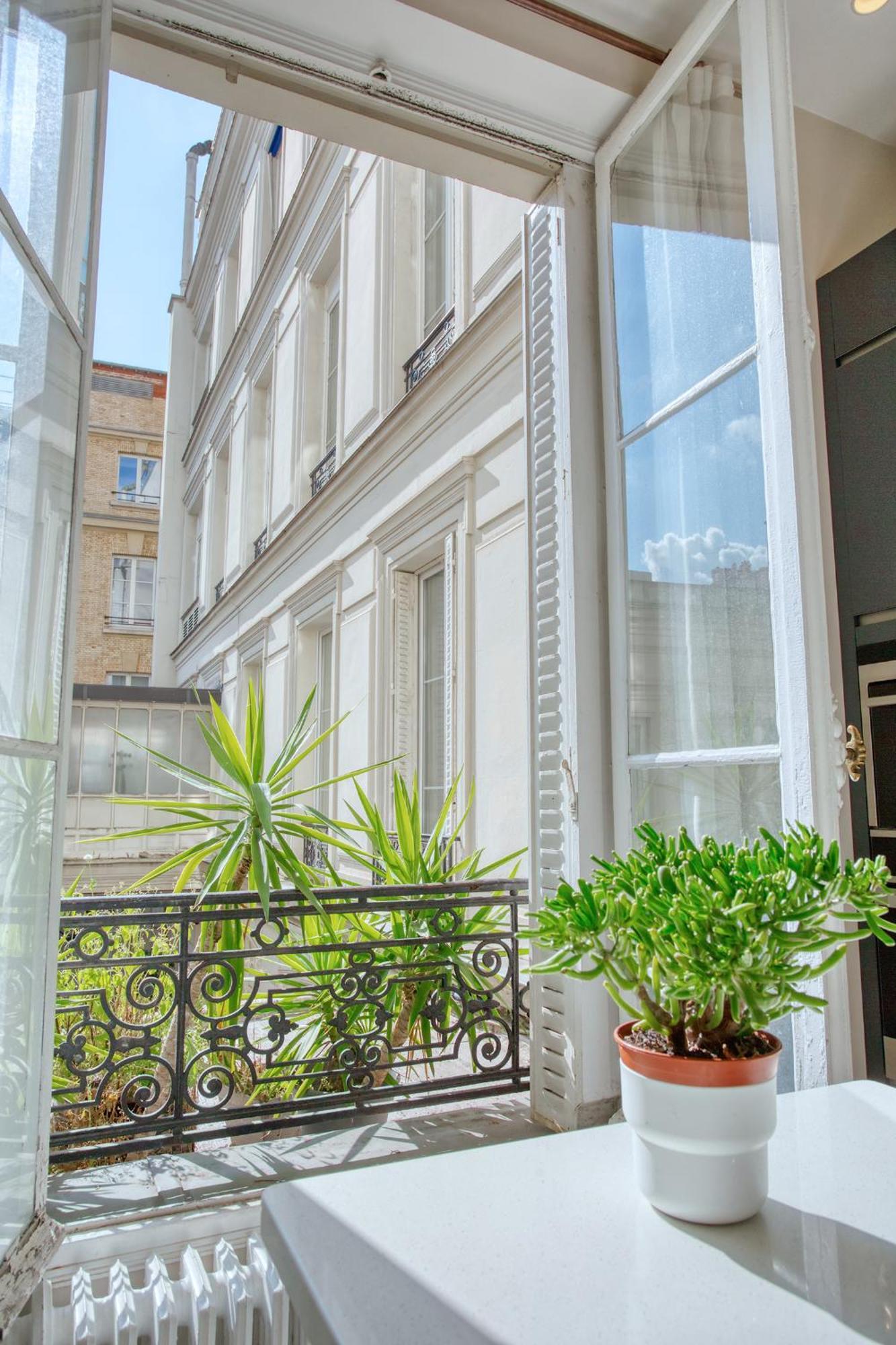 Apartment Luxueux 200m2 5ch Champs Elysees A 1min Perle Rare