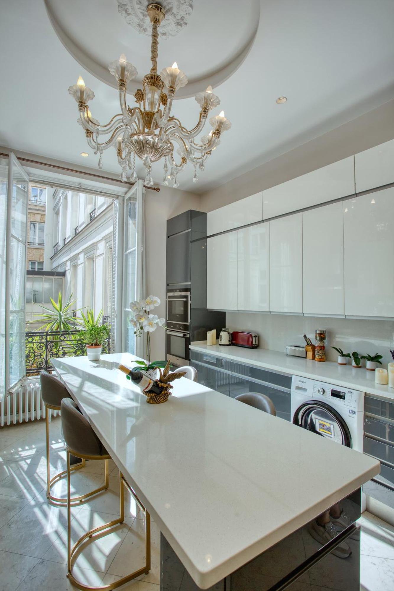 Apartment Luxueux 200m2 5ch Champs Elysees A 1min Perle Rare *