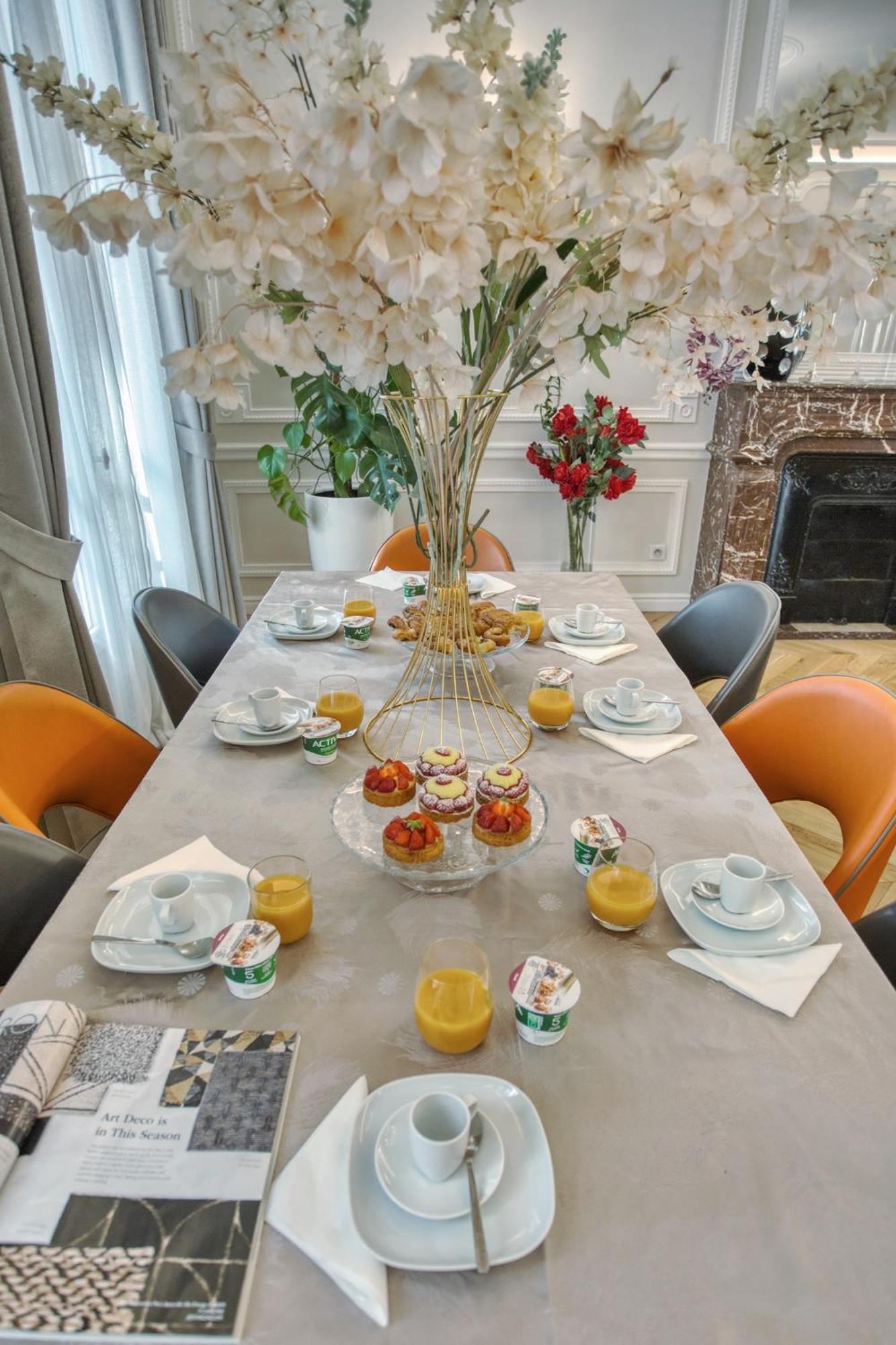 Luxueux 200m2 5ch Champs Elysees A 1min Perle Rare Apartment