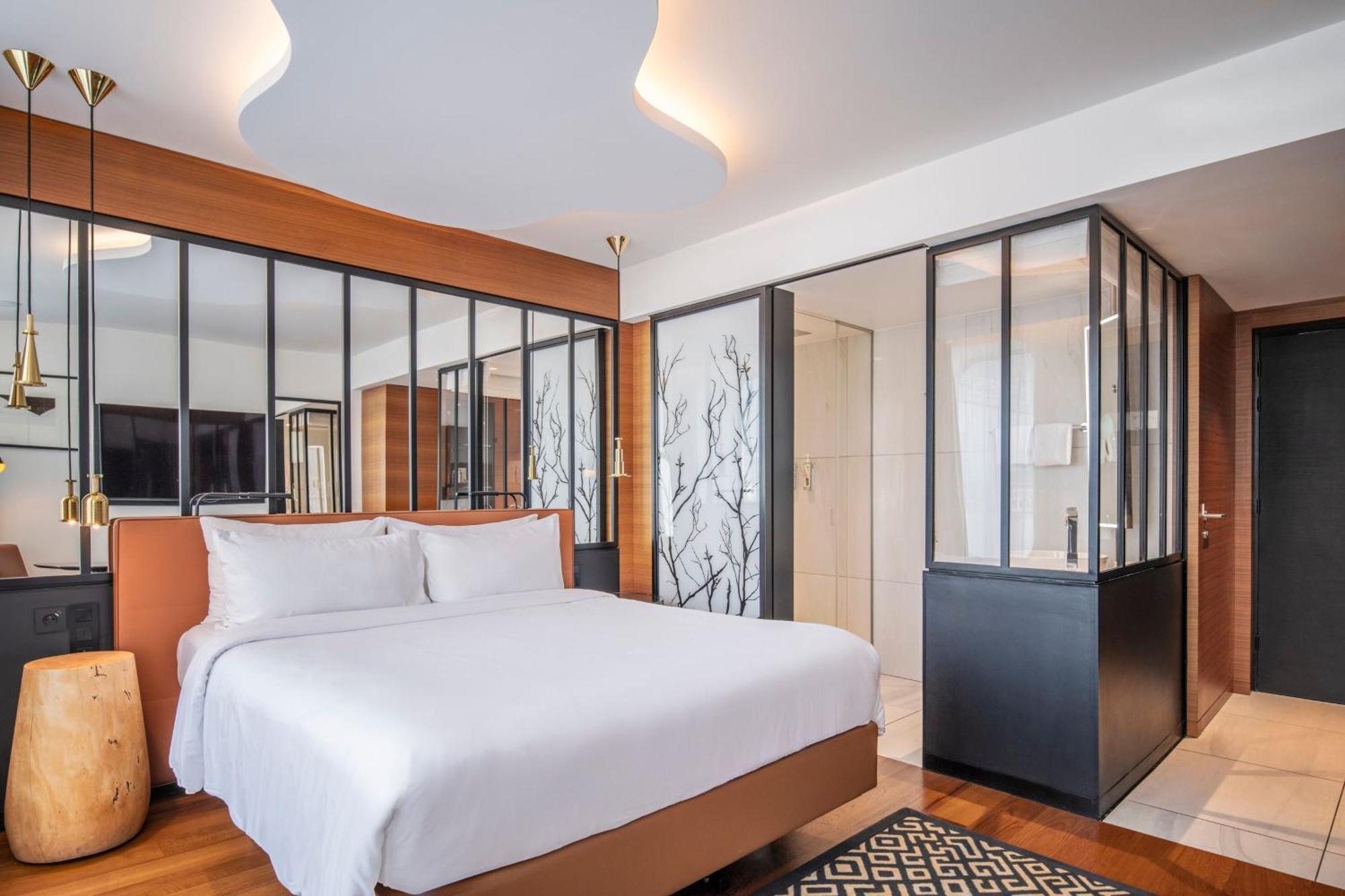 Renaissance Republique & 5* Paris