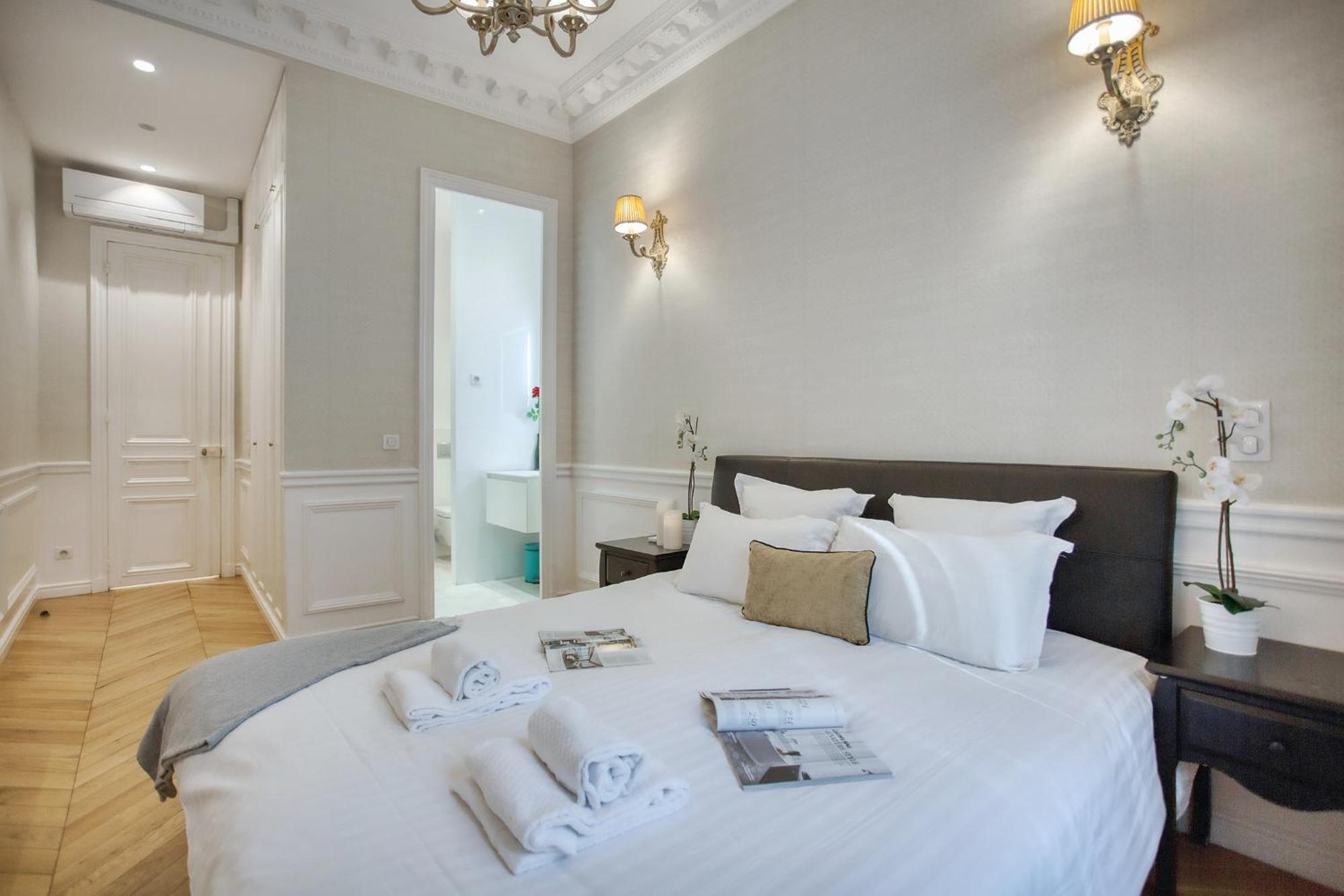 Luxueux 200m2 5ch Champs Elysees A 1min Perle Rare Apartment Paris