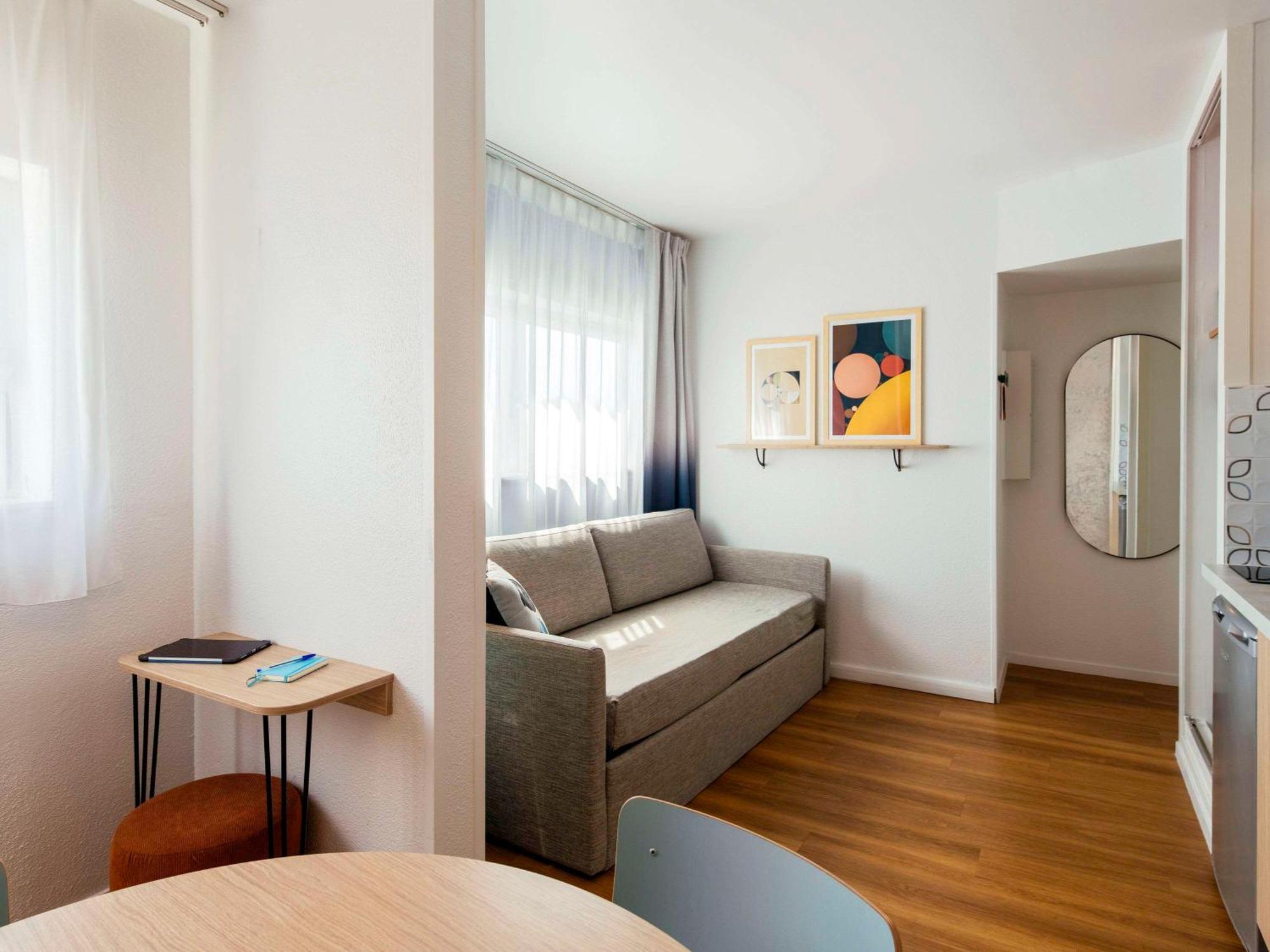 Adagio Access La