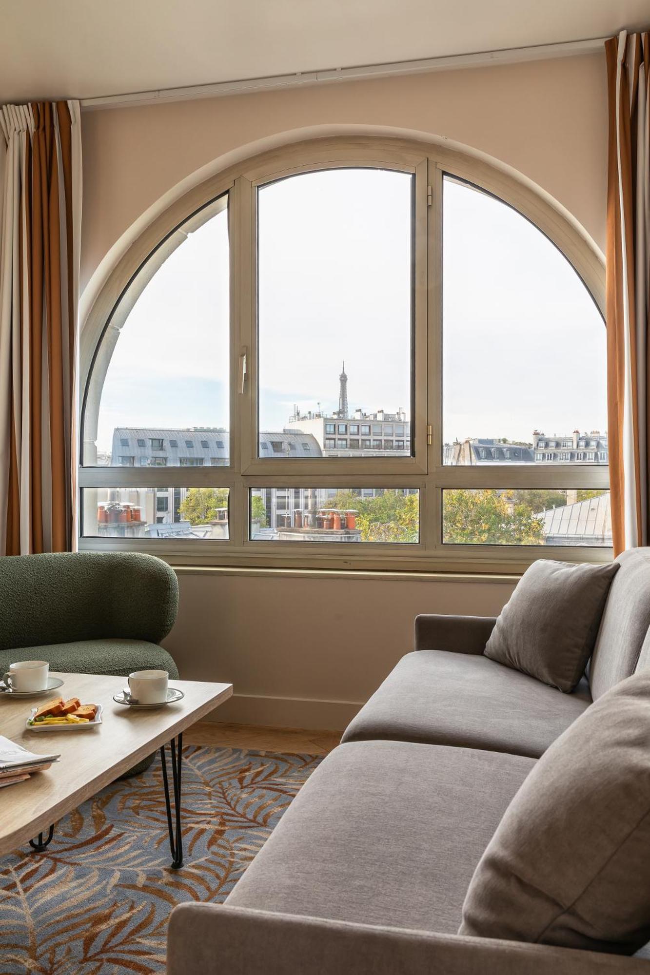 Royal Garden Champs-élysées 4*
