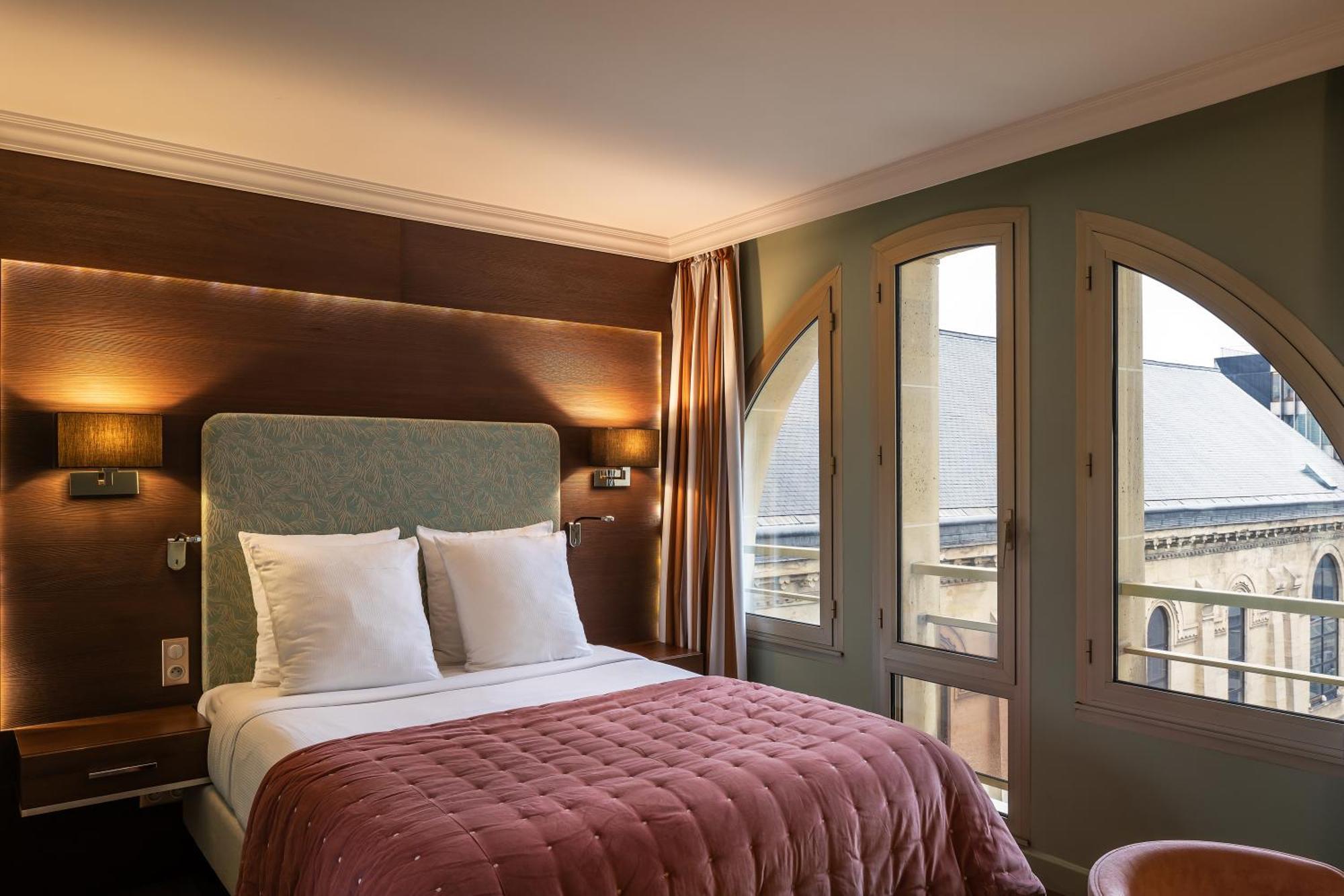 Hotel Royal Garden Champs-élysées 4*