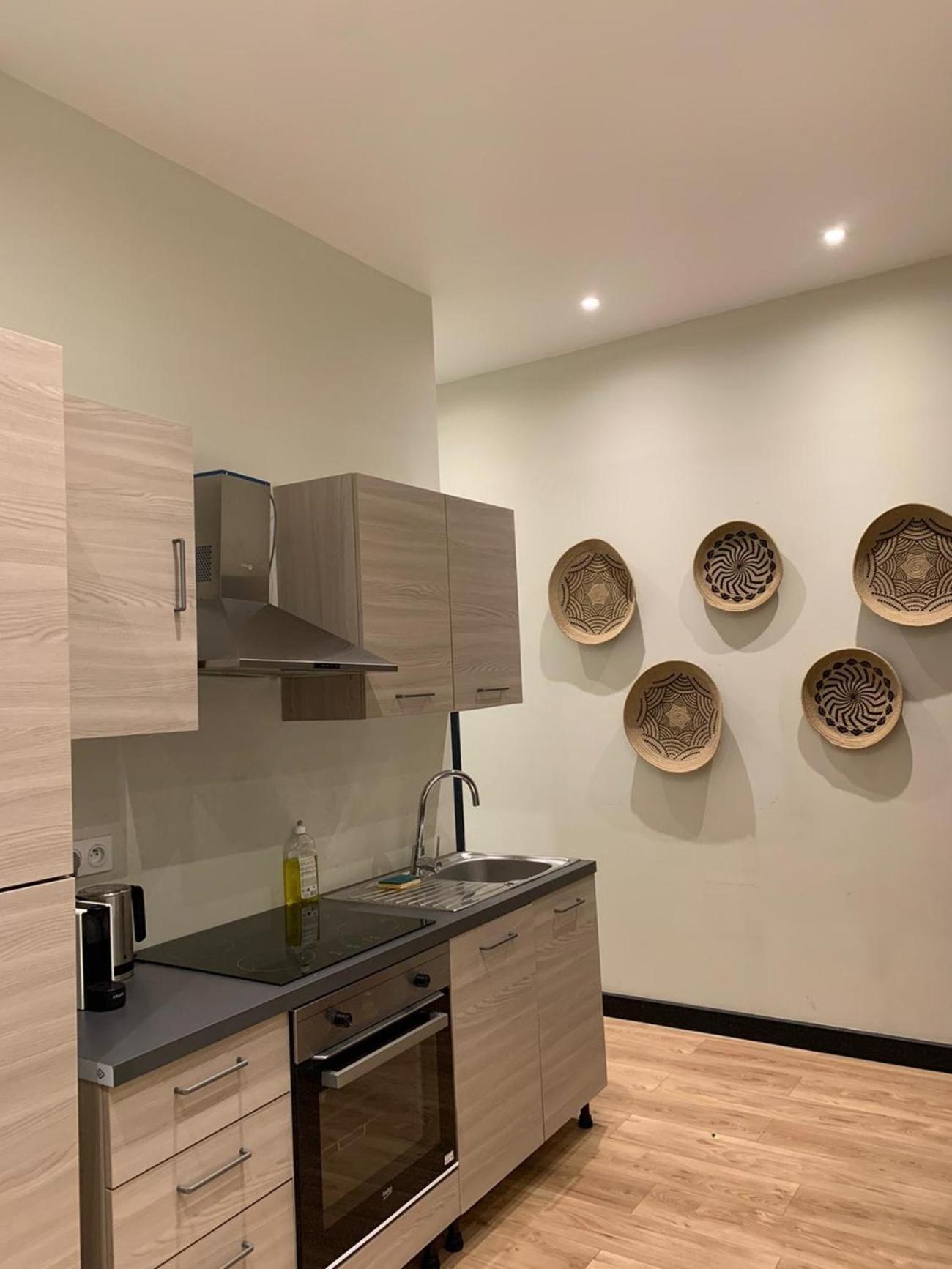 159 - Urban Beautiful Brand New Flat In Apartment *