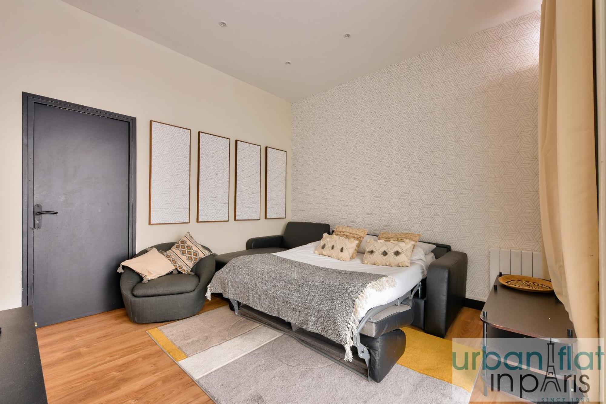 159 - Urban Beautiful Brand New Flat In Apartment *