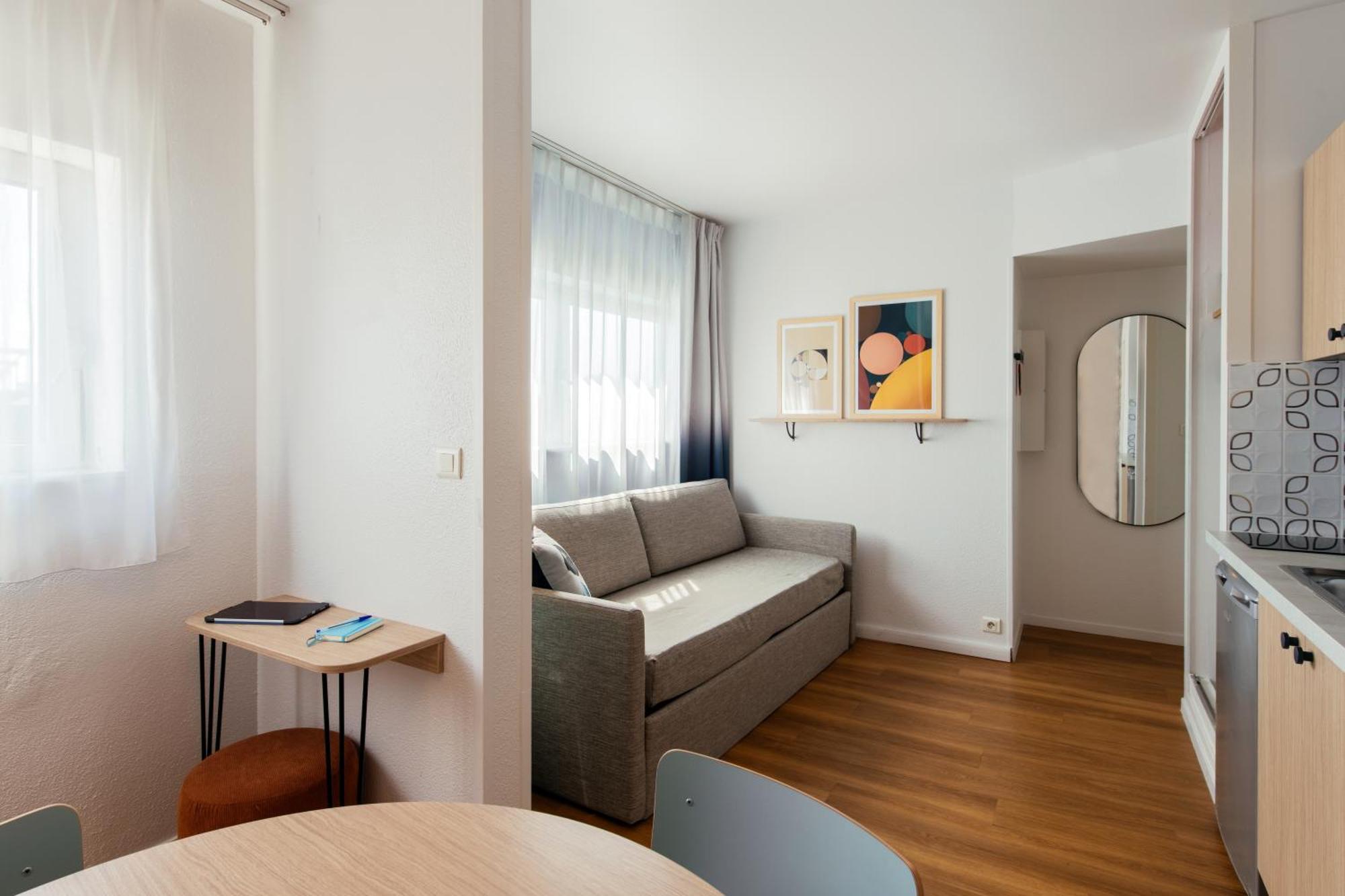 Adagio Access La