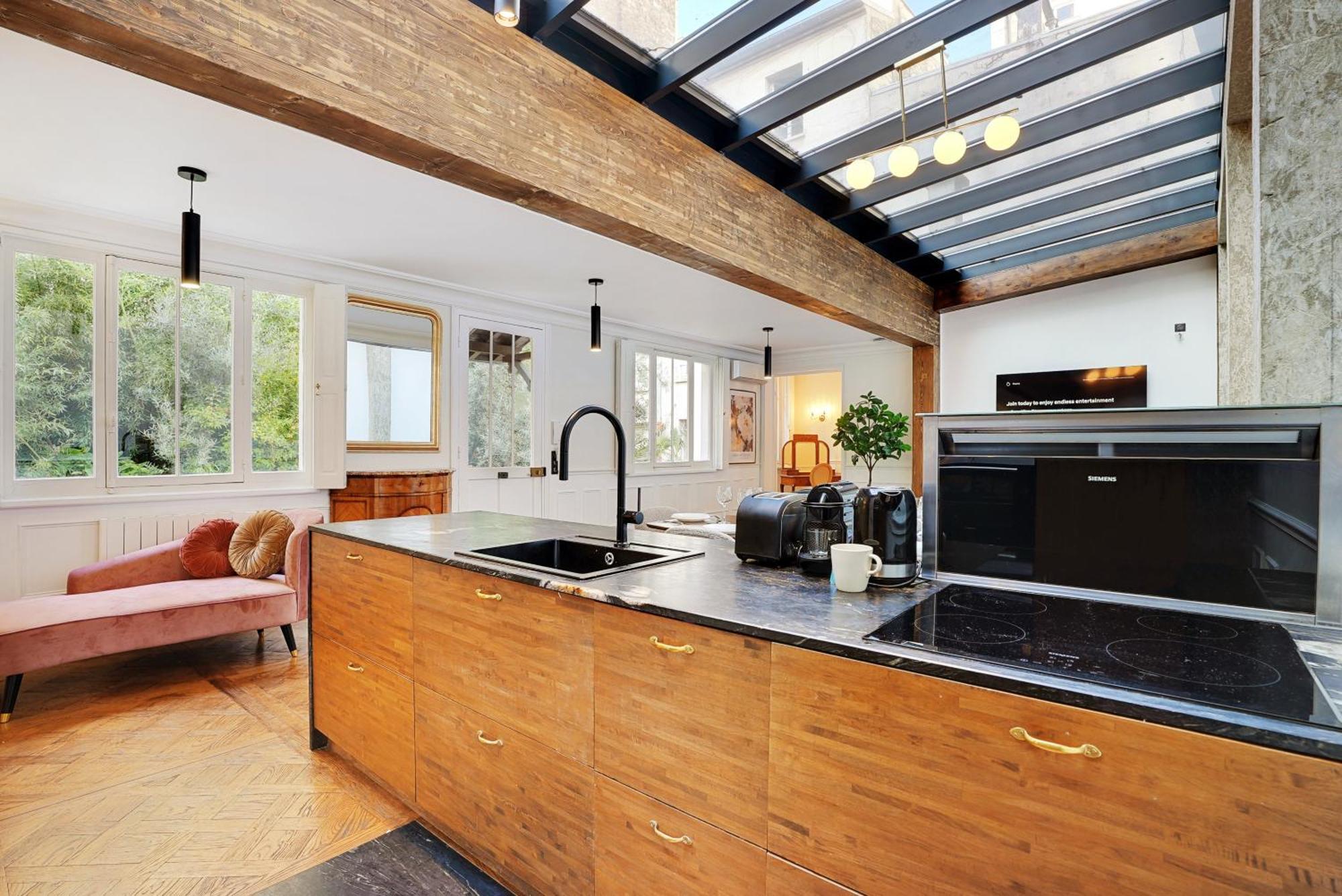 Exceptional - 3br-8p - Pantheon Apartment