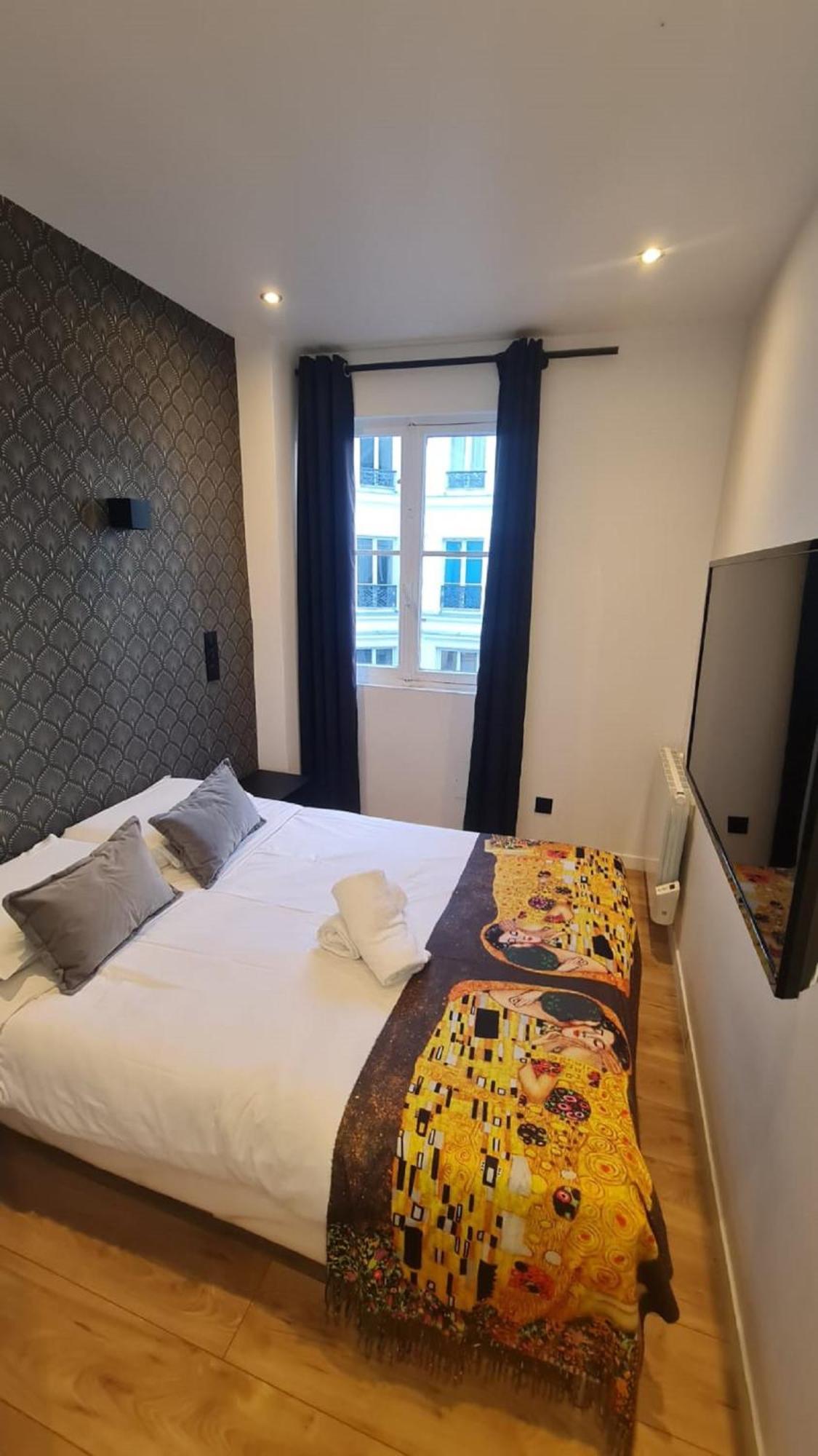 105 - Urban Haussmann Opera Apartment