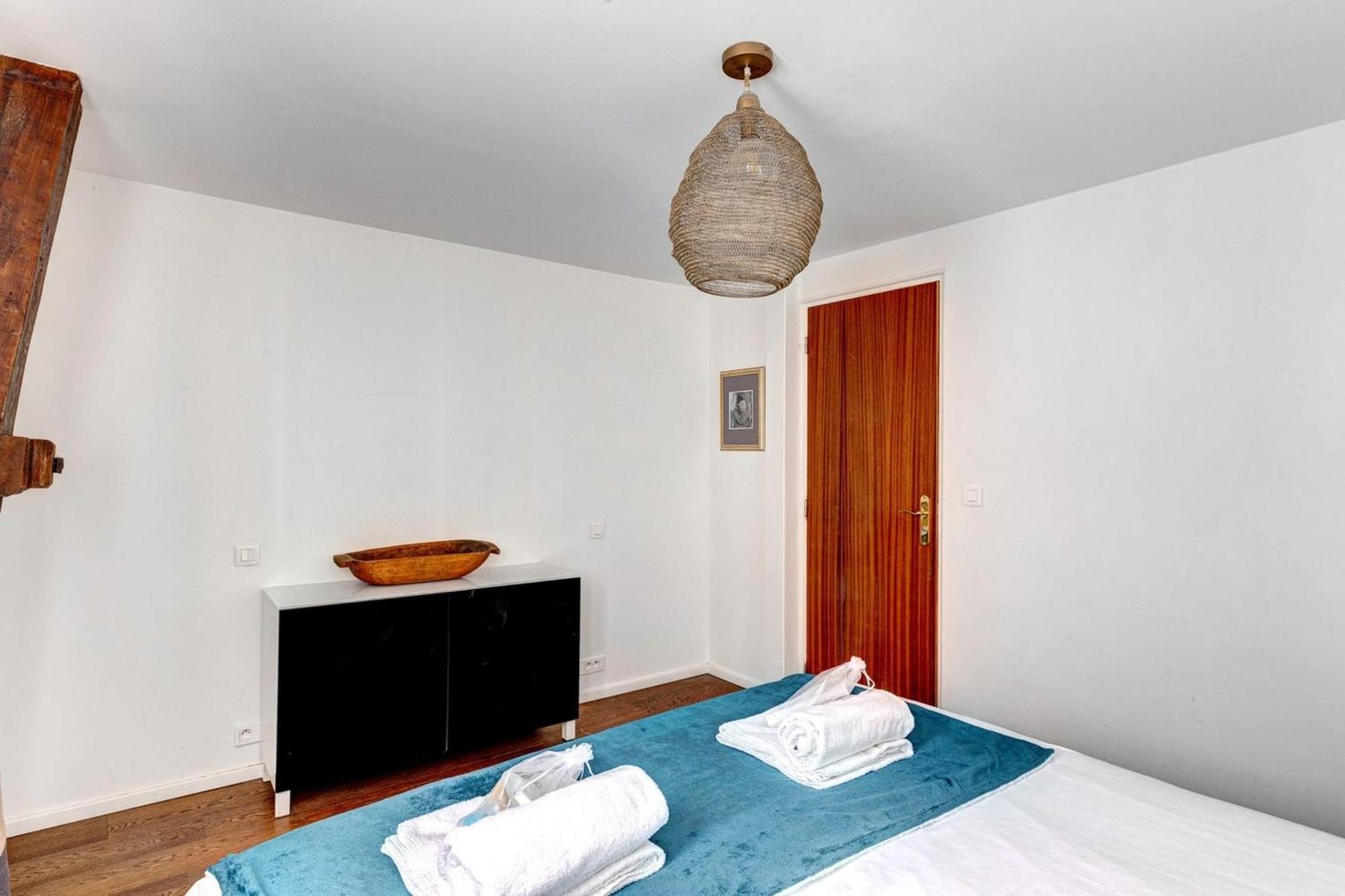 259 Suzy - Superb Duplex In Apartment