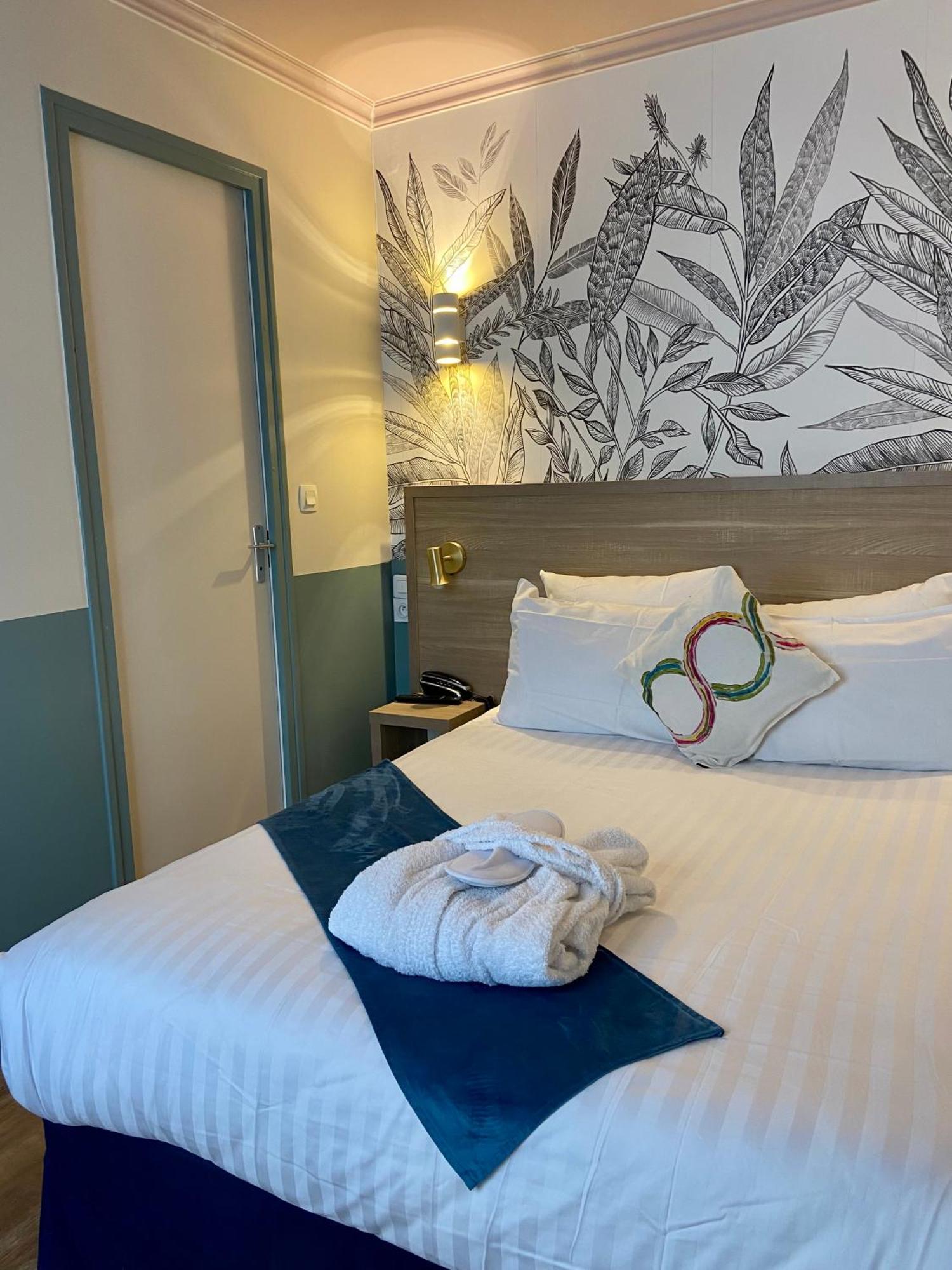 Amadeus Hotel 3*