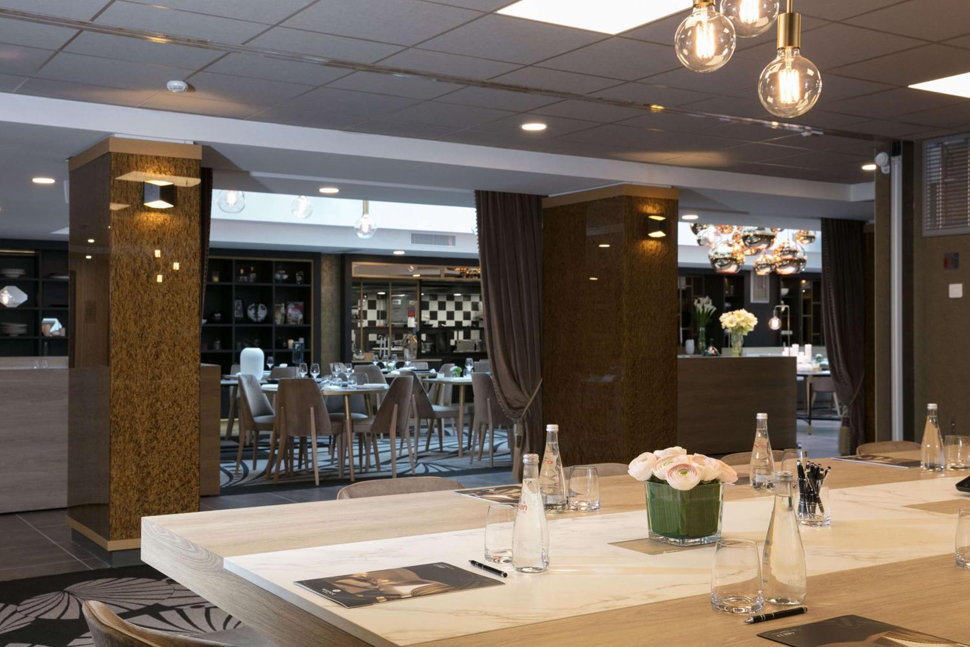 Niepce Paris, Curio Collection By Hilton Paris