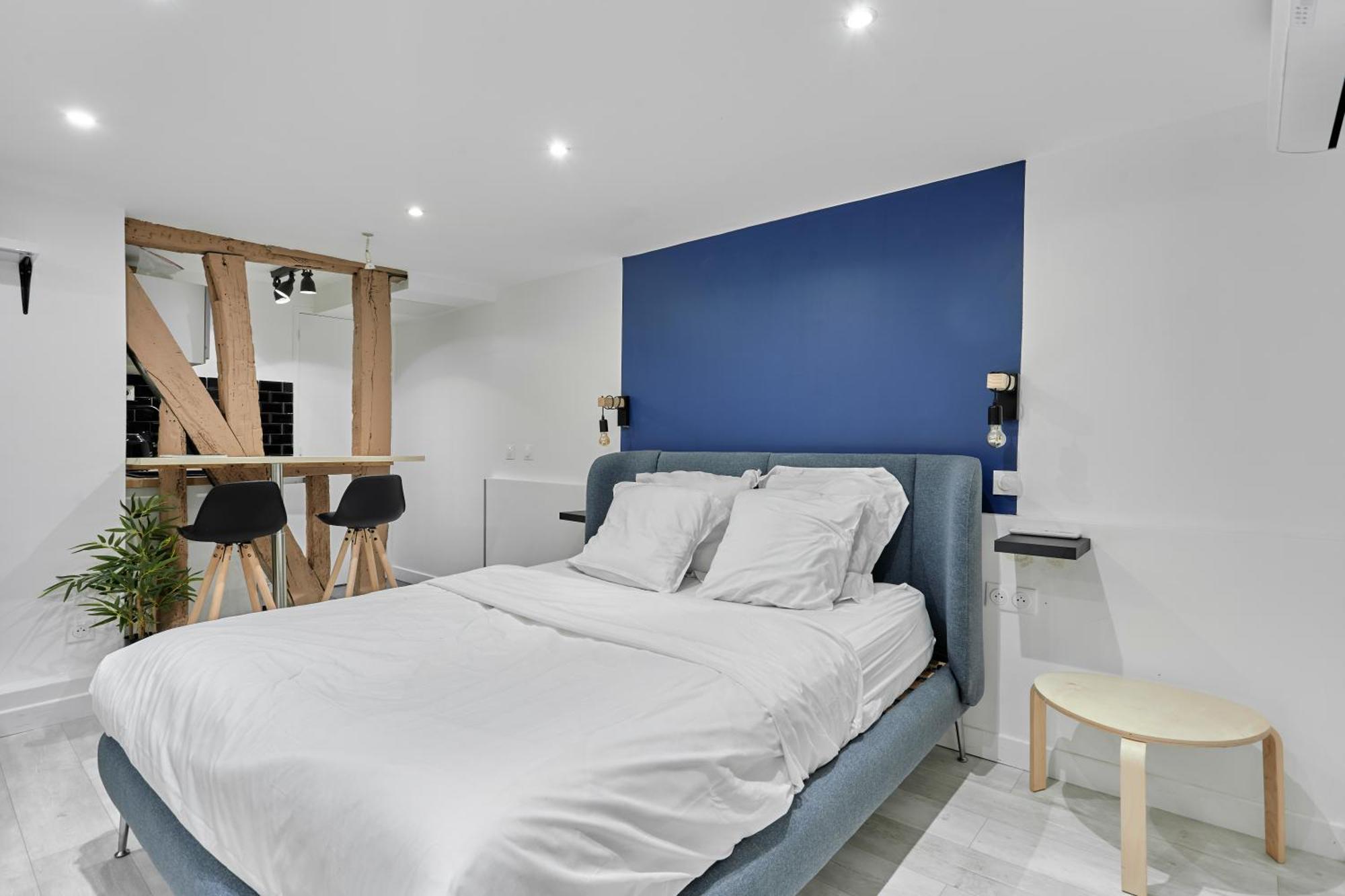 Rent A - Caire, Montorgueil * Paris