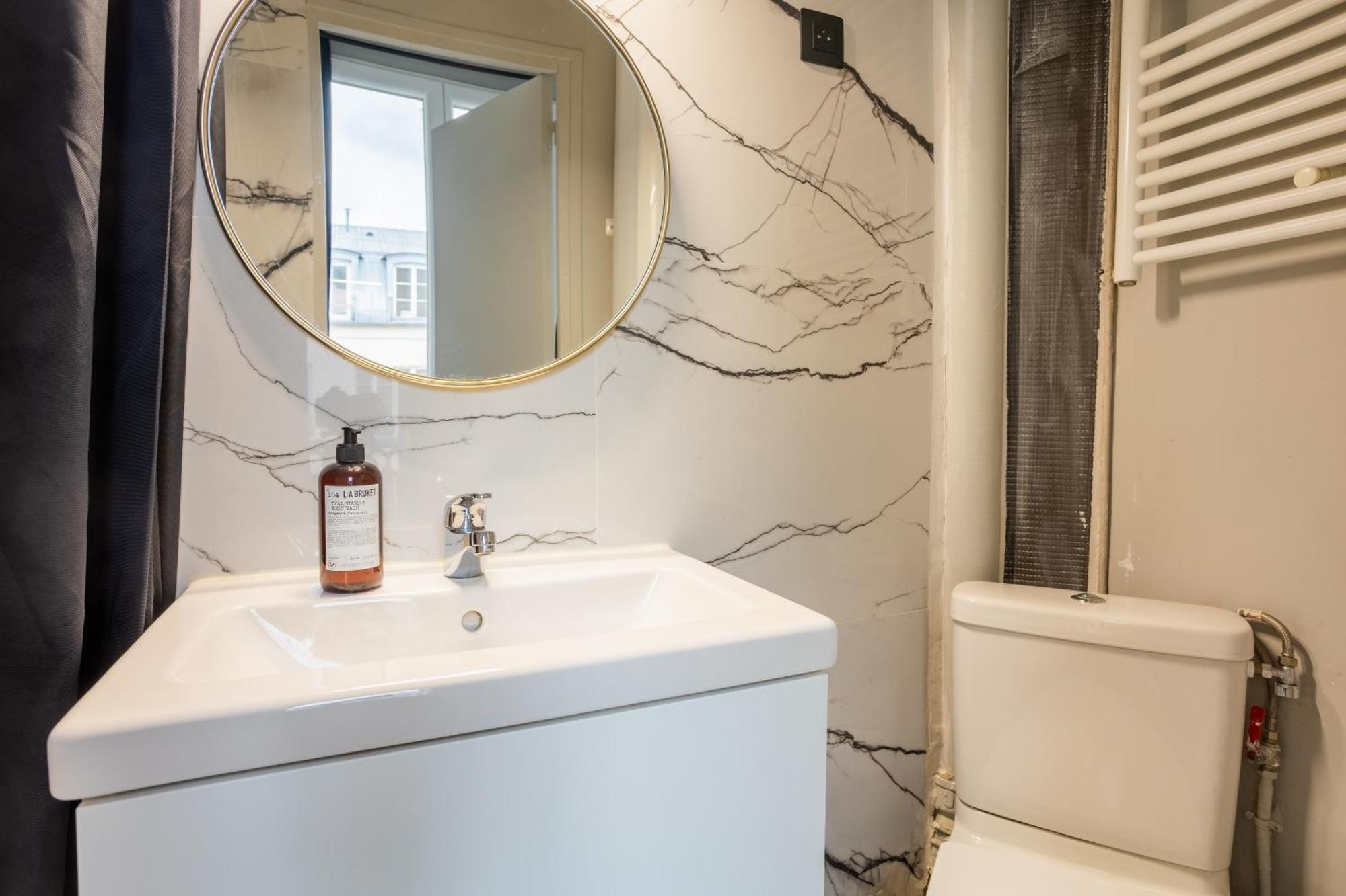 Bail Mobilite Luxe Le Marais Apartment