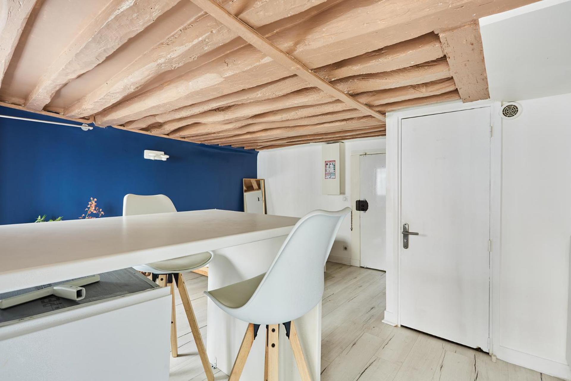 Rent A - Bonne Nouvelle Paris