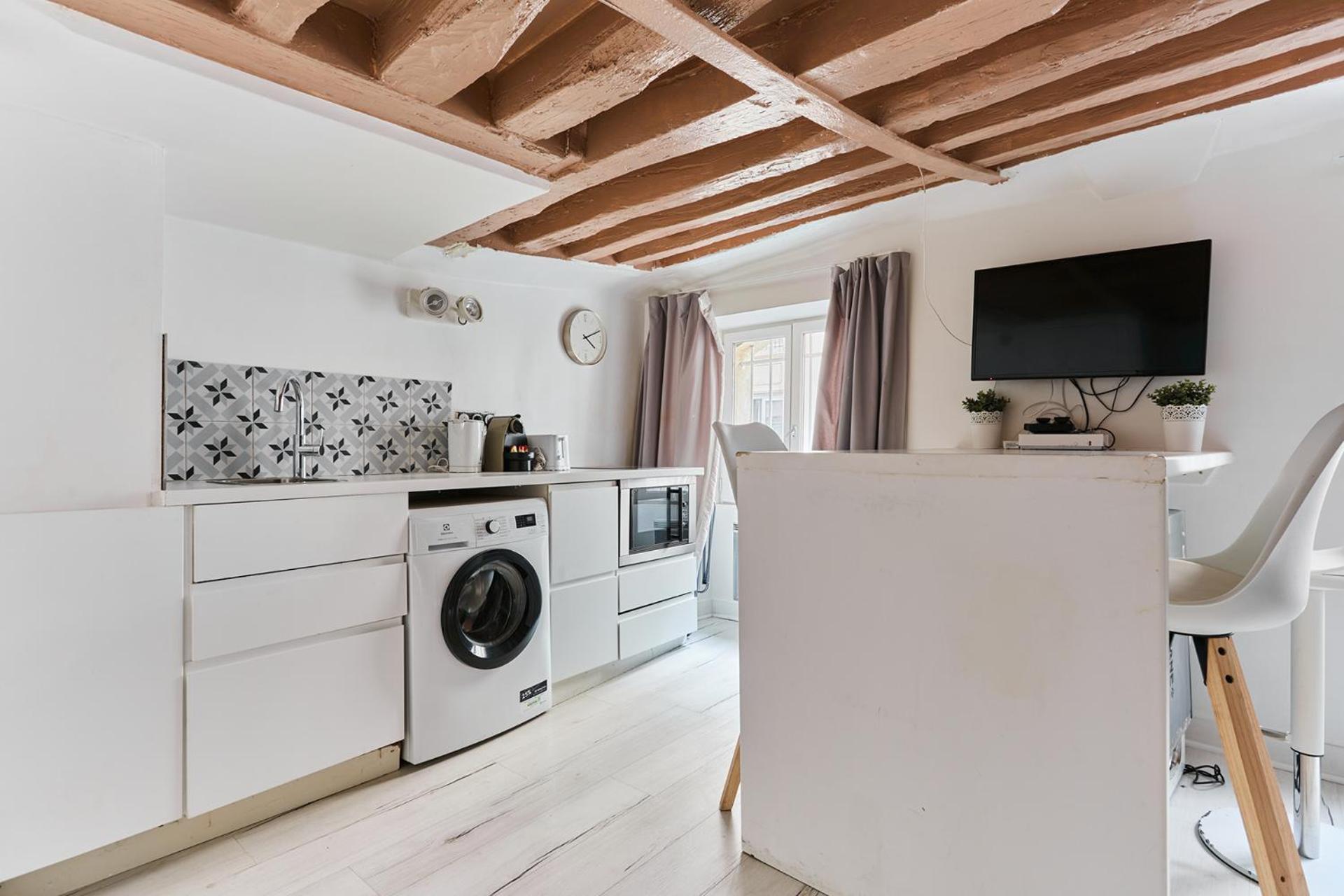 Rent A - Bonne Nouvelle Paris