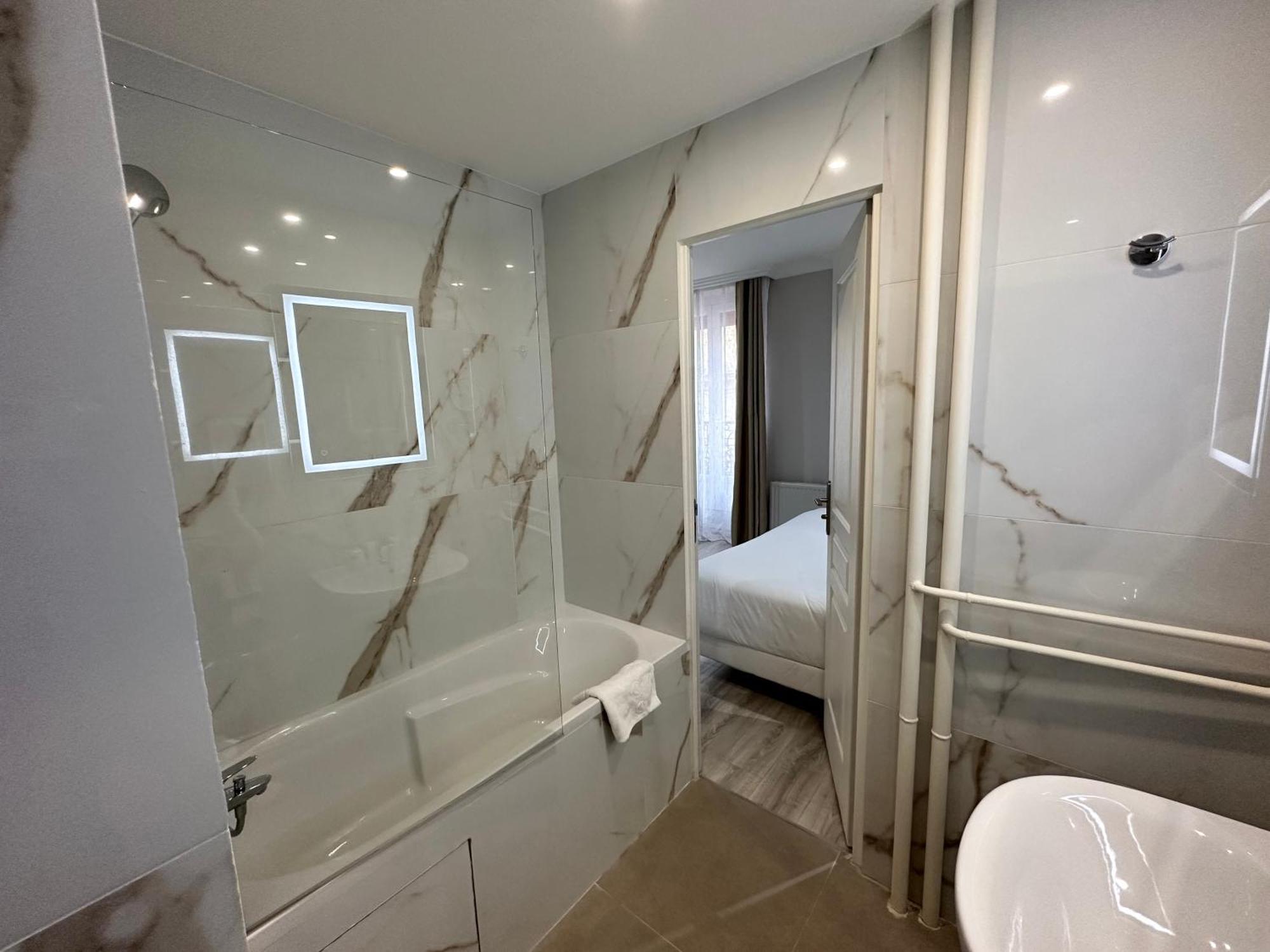 Riviera 3* Paris