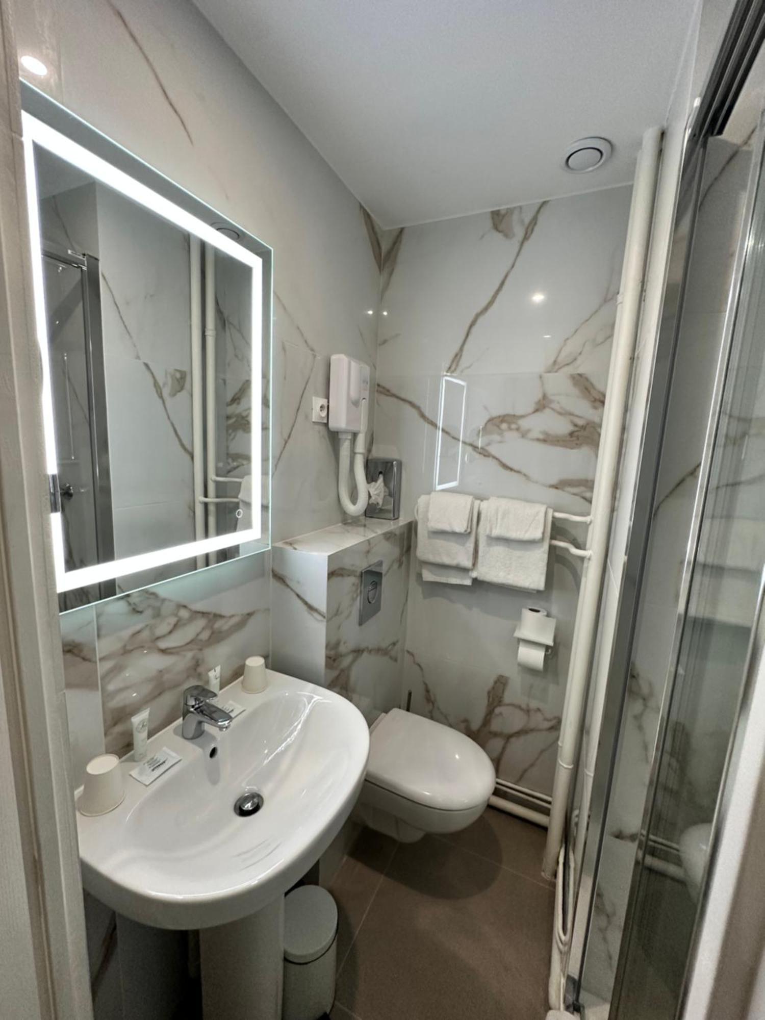 Riviera Hotel 3*