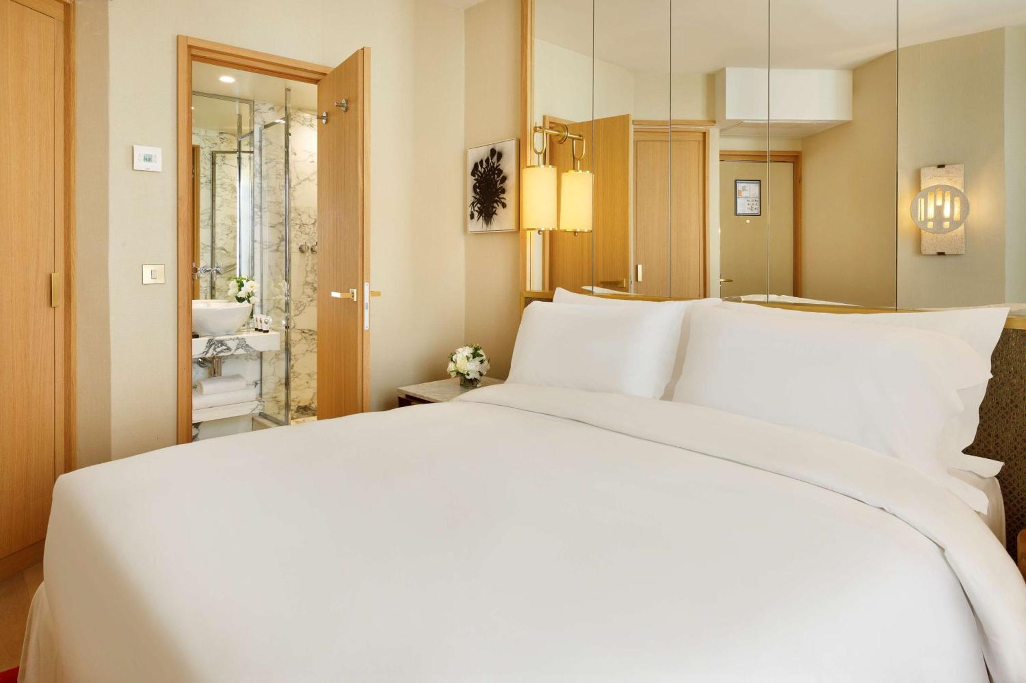 Le Belgrand Champs Elysees, Tapestry By Hilton Hotel 4*