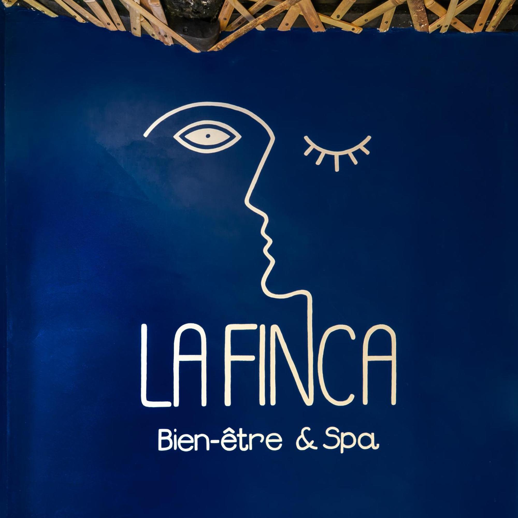 Hotel La & 3*