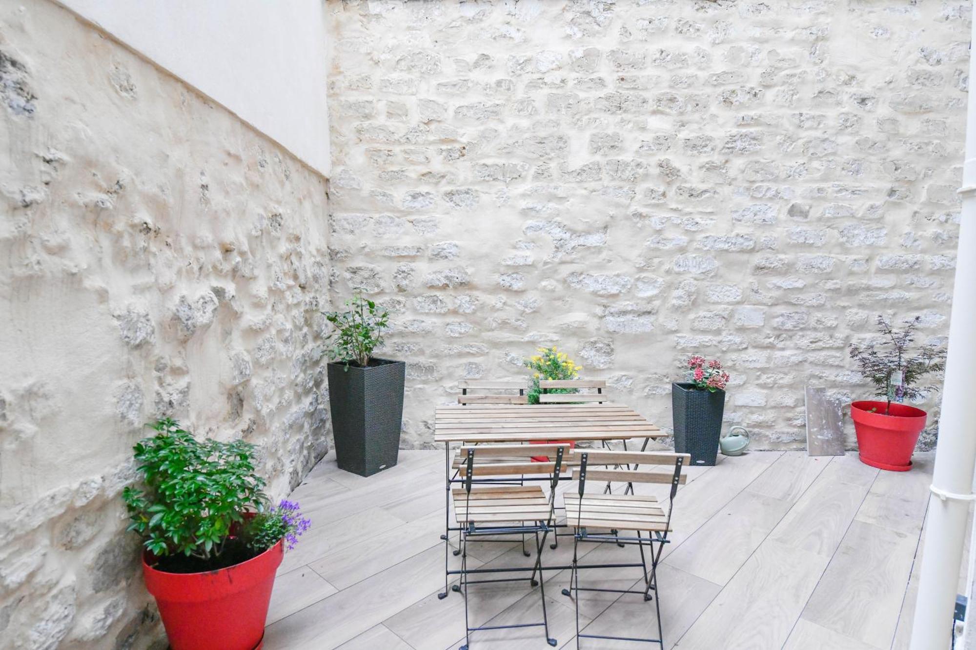 Le Charme De Montmartre - Patio Prive-sacre-coeur - Parking Gratuit - Metro Anvers Appartement *